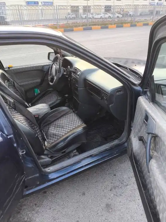 Opel Vectra a 1992