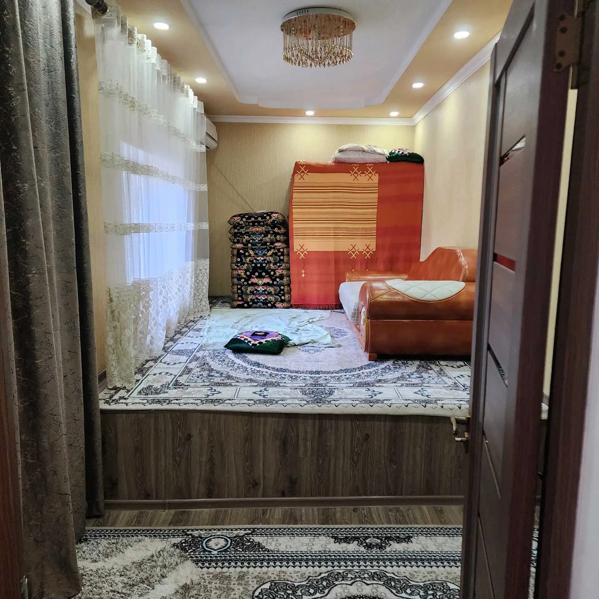 1 этажный, 5-комн. дом, 300 м², 3 соток, РУДАКИ