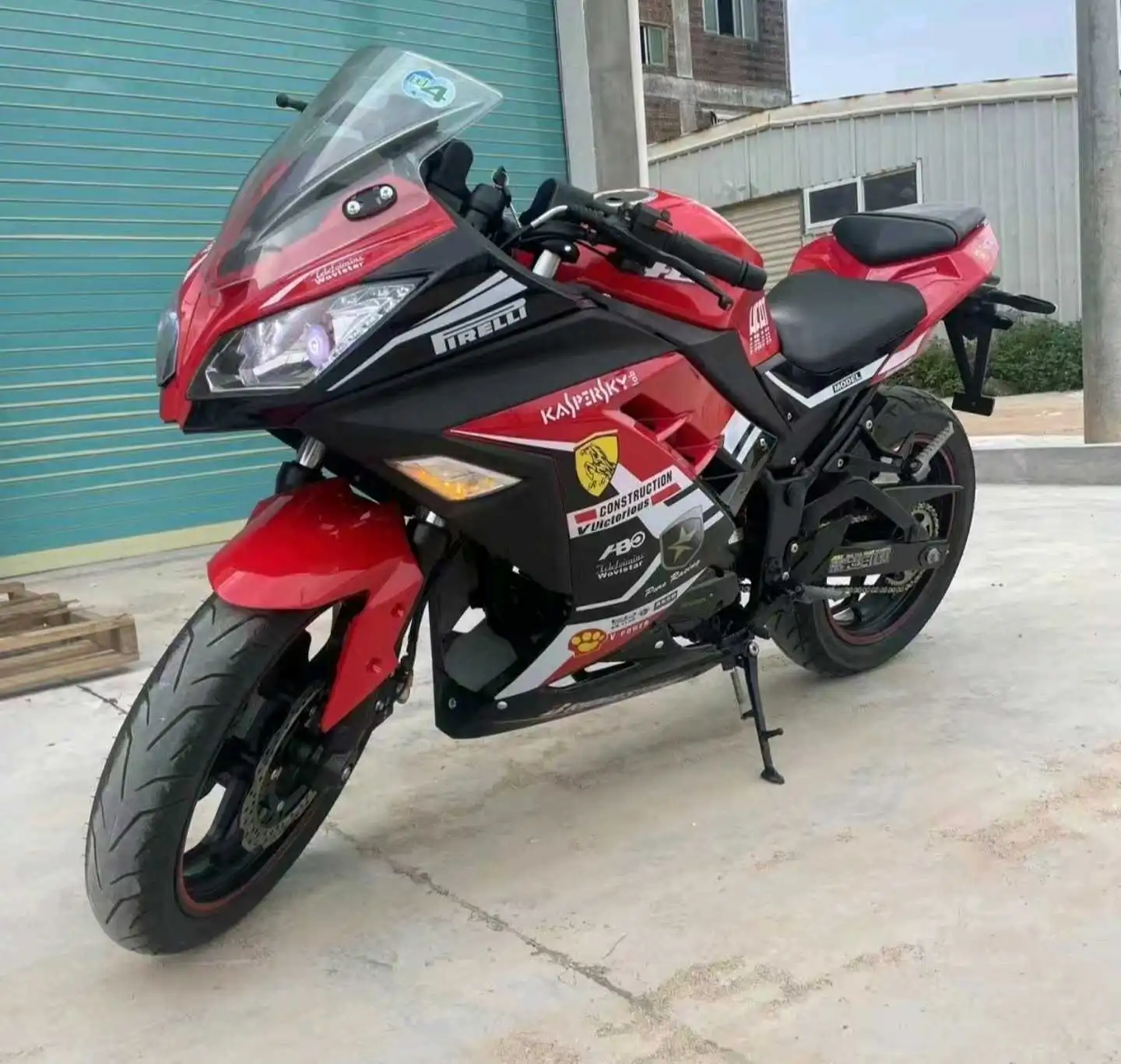 Kawasaki Ninja 200c 