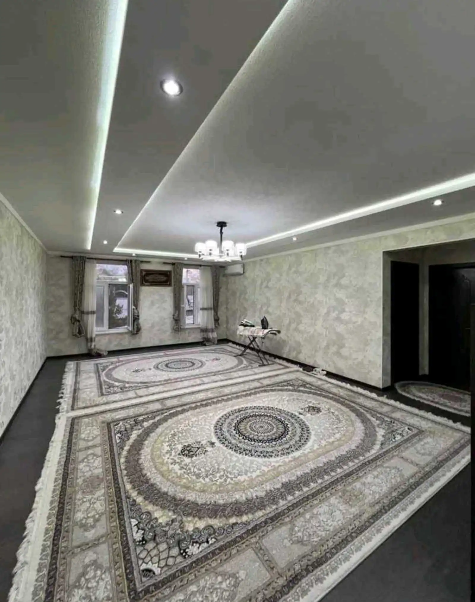 1 этажный, 10-комн. дом, 280 м², 3 соток, Сино