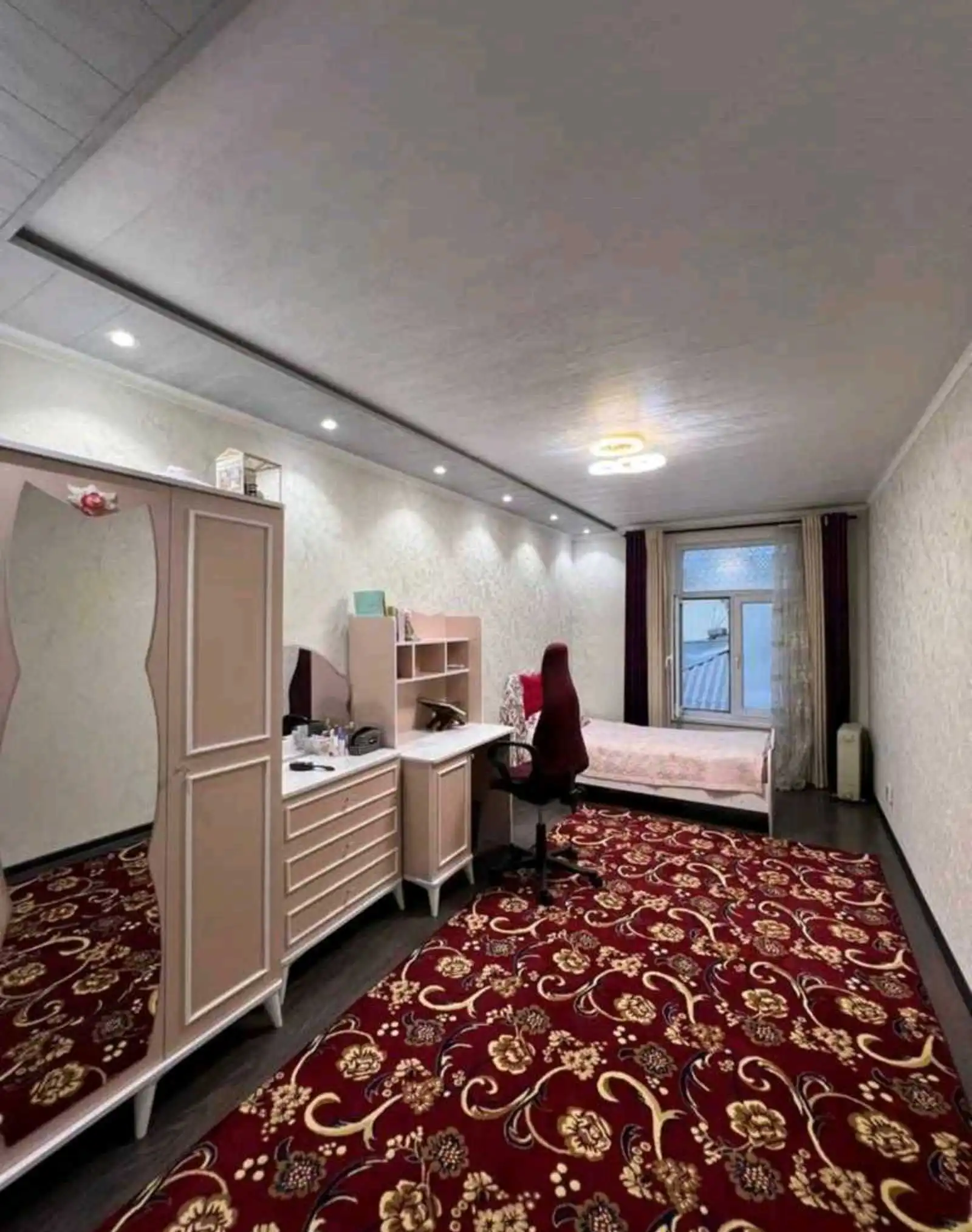 1 этажный, 10-комн. дом, 280 м², 3 соток, Сино