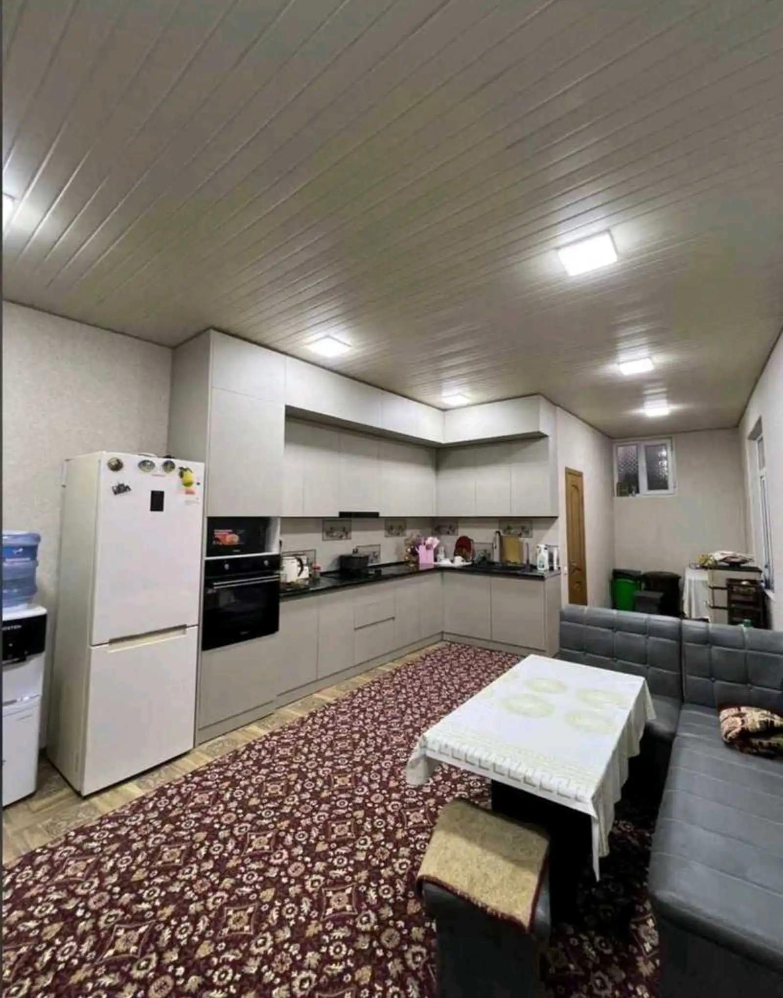 1 этажный, 10-комн. дом, 280 м², 3 соток, Сино