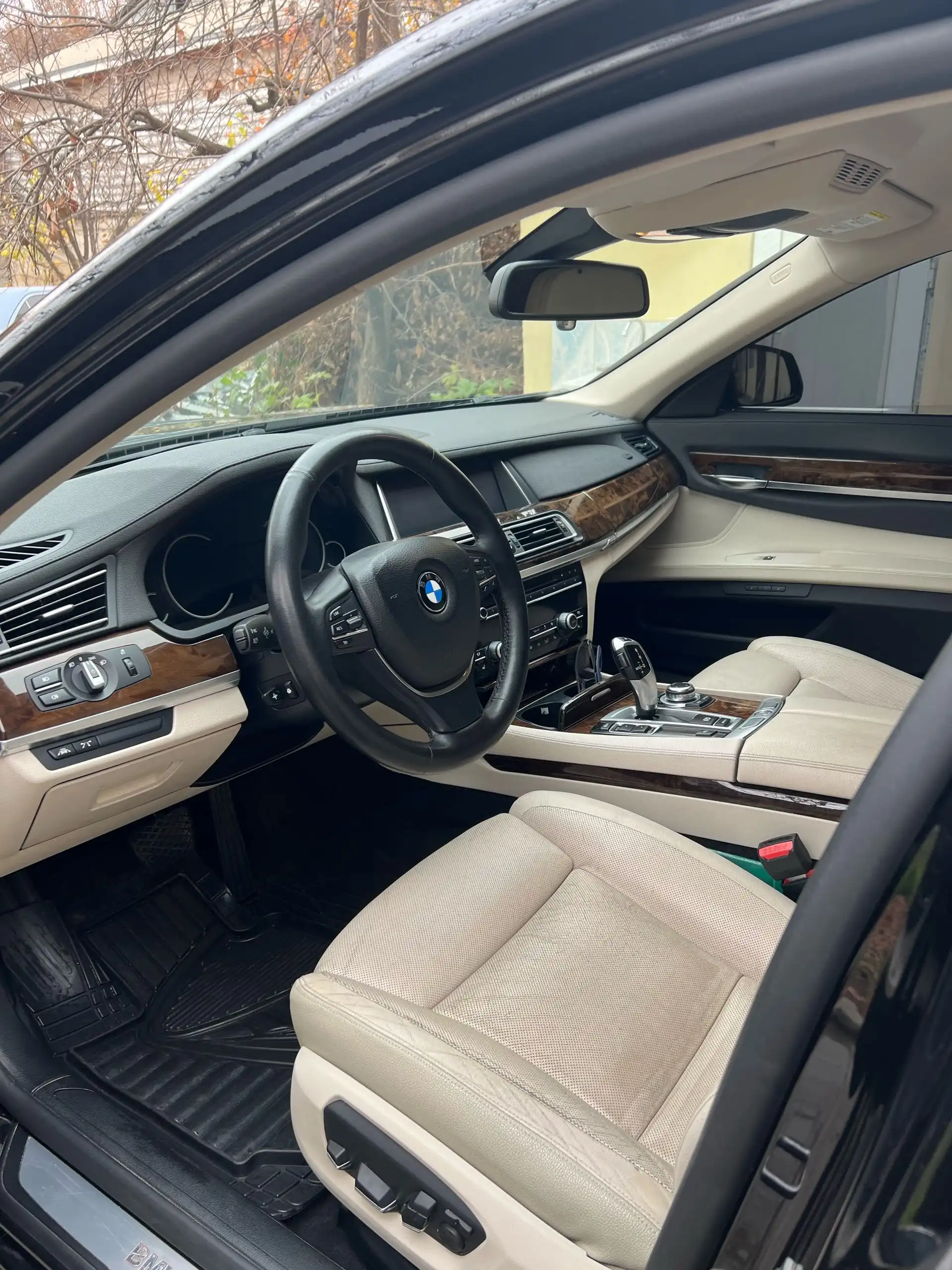 BMW 7 series 2012