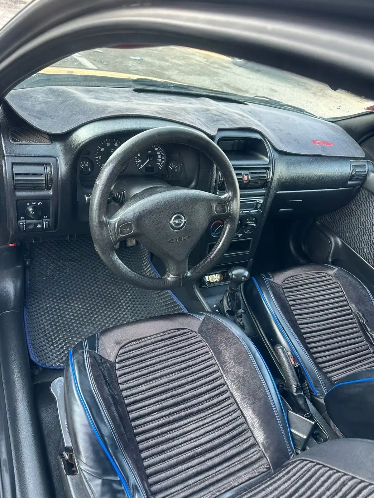 Opel Astra j 1998