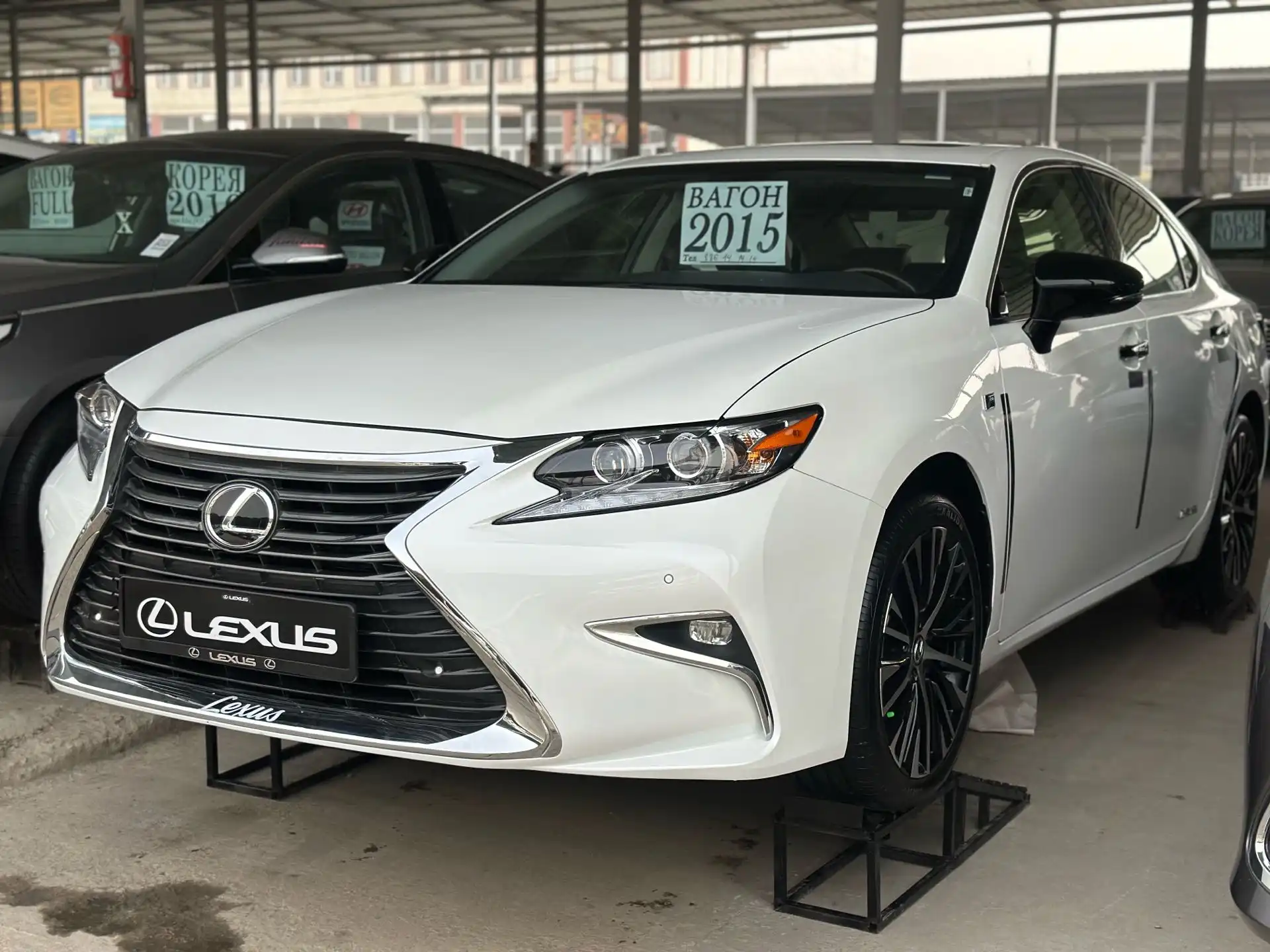 Lexus Es series 2015