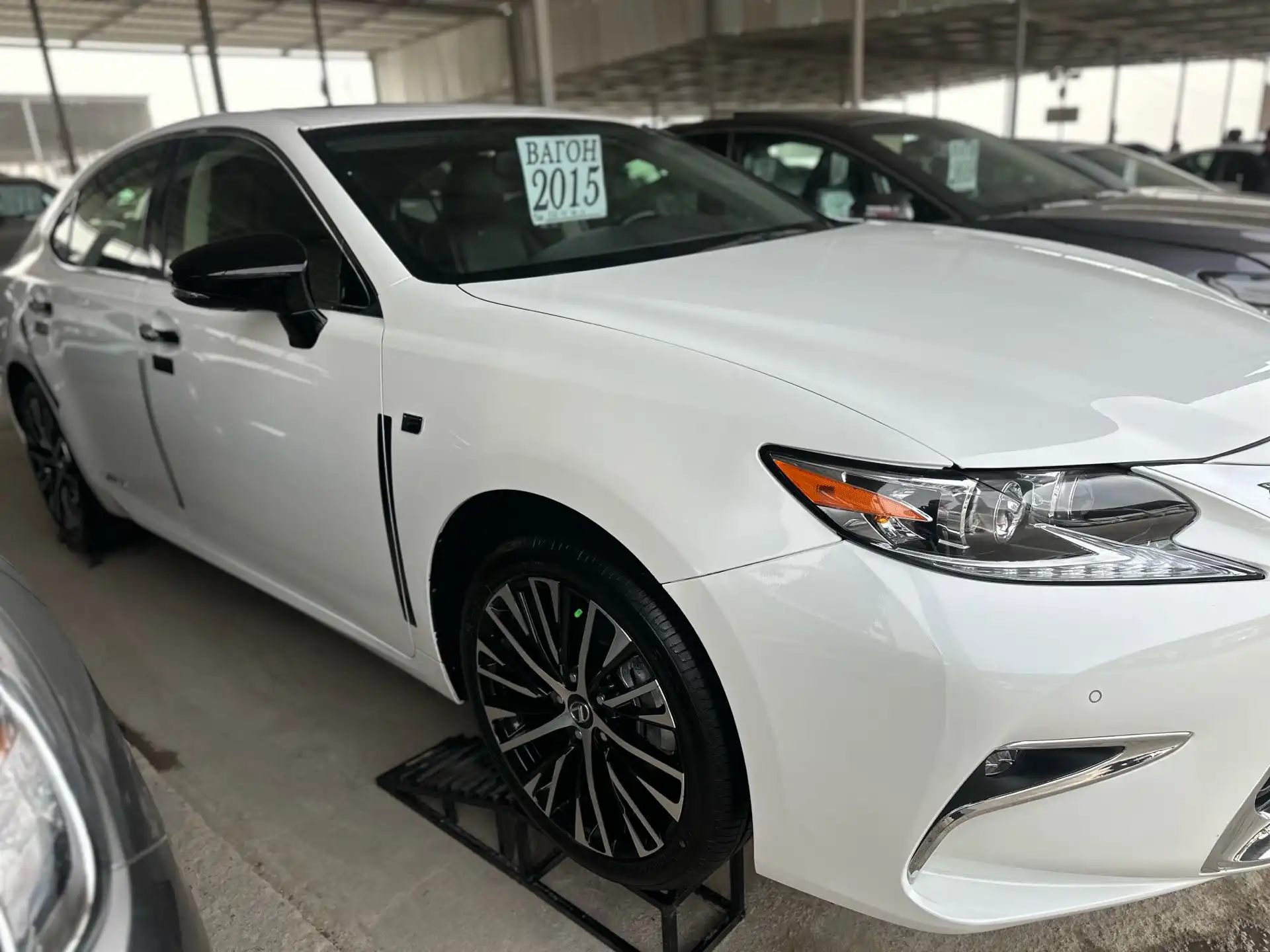 Lexus Es series 2015