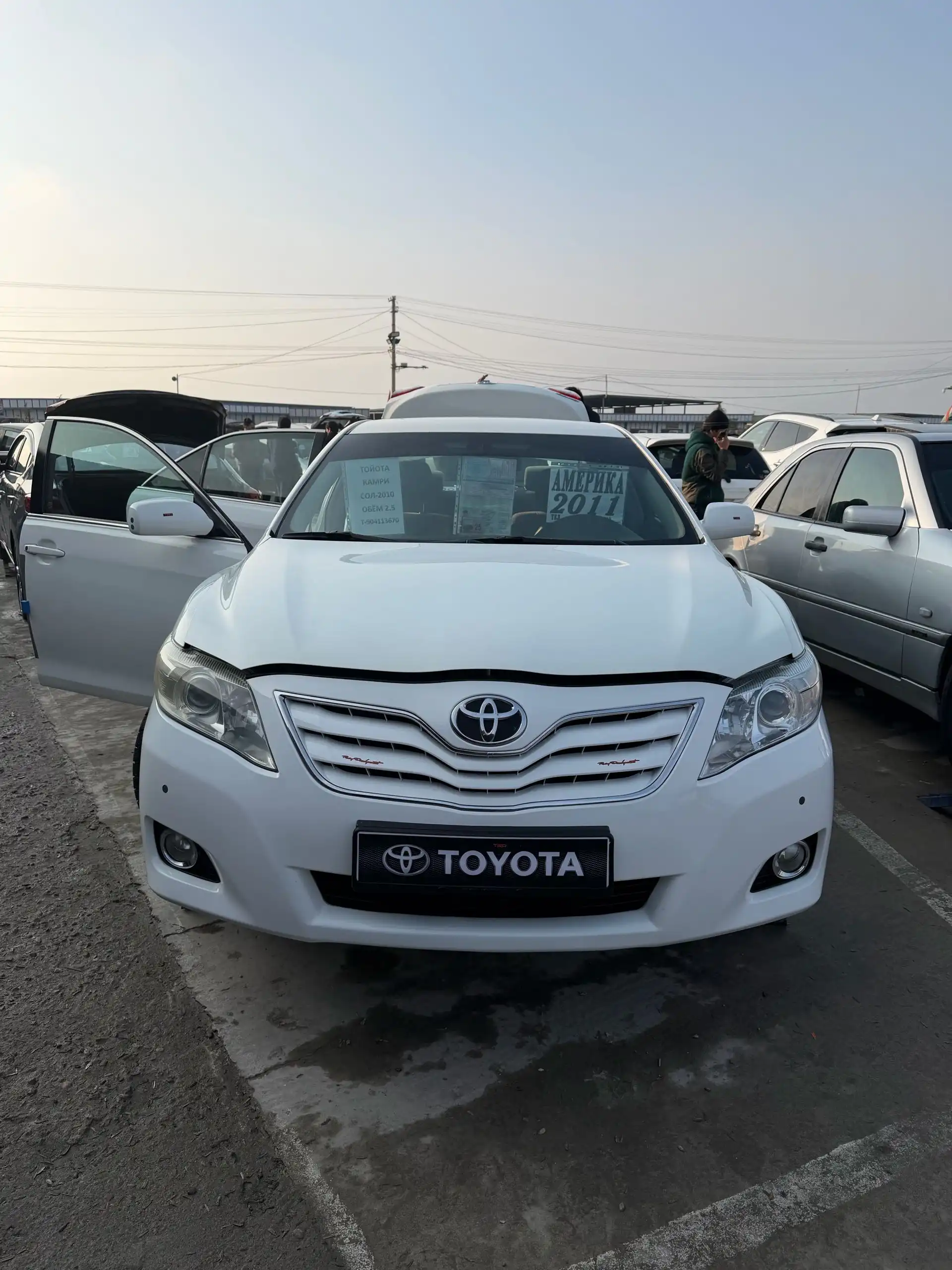 Toyota Camry 2010 — фото 2
