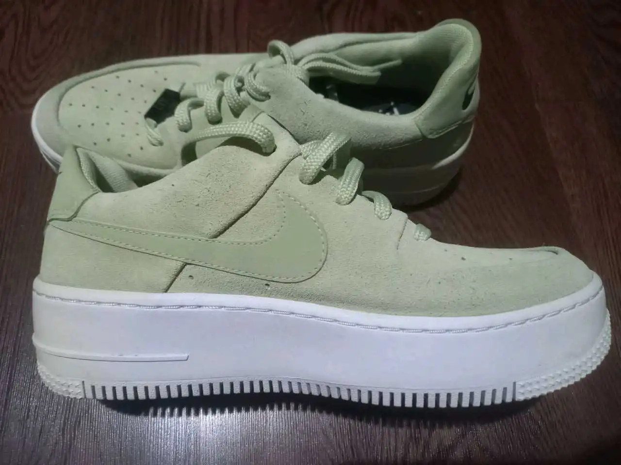 Кроссовки Nike Air Force 1 Sage Low Suede Platform
