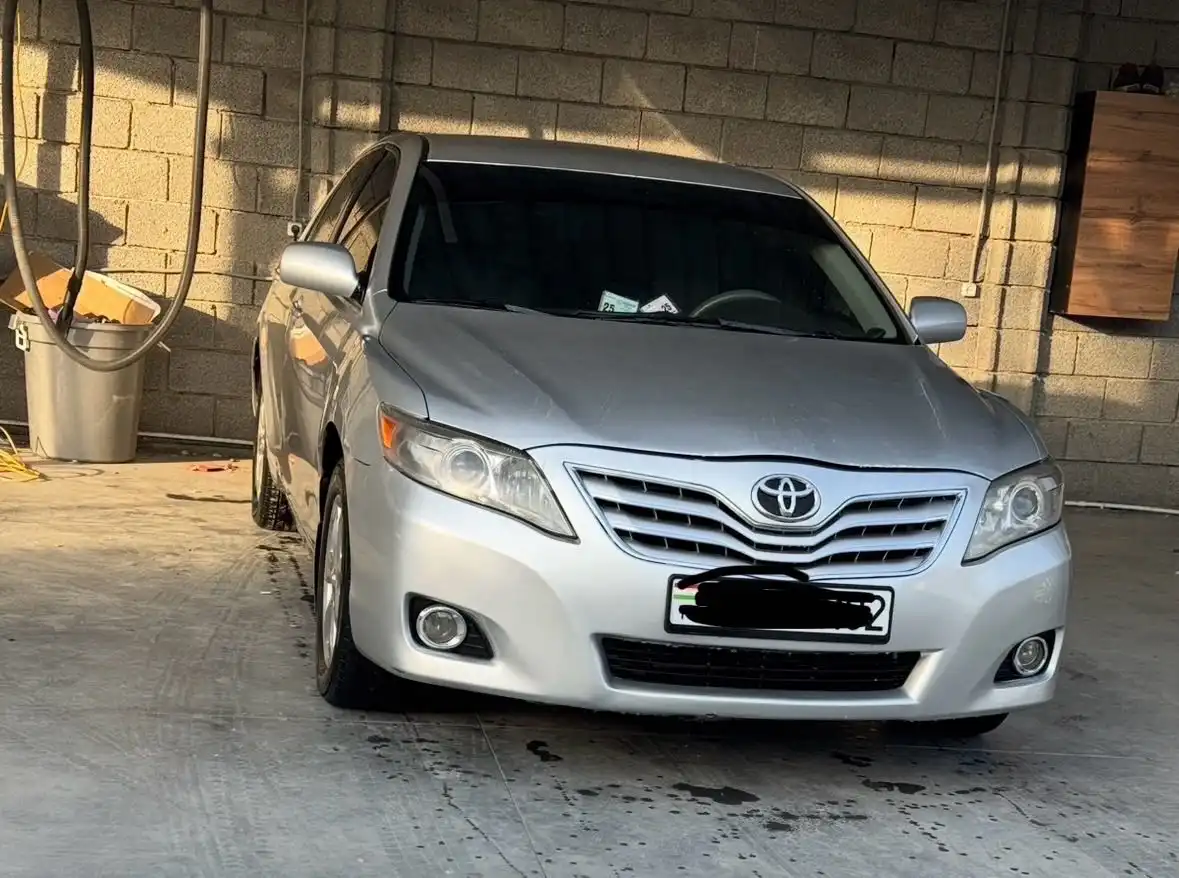 Toyota Camry 2009 — фото 2