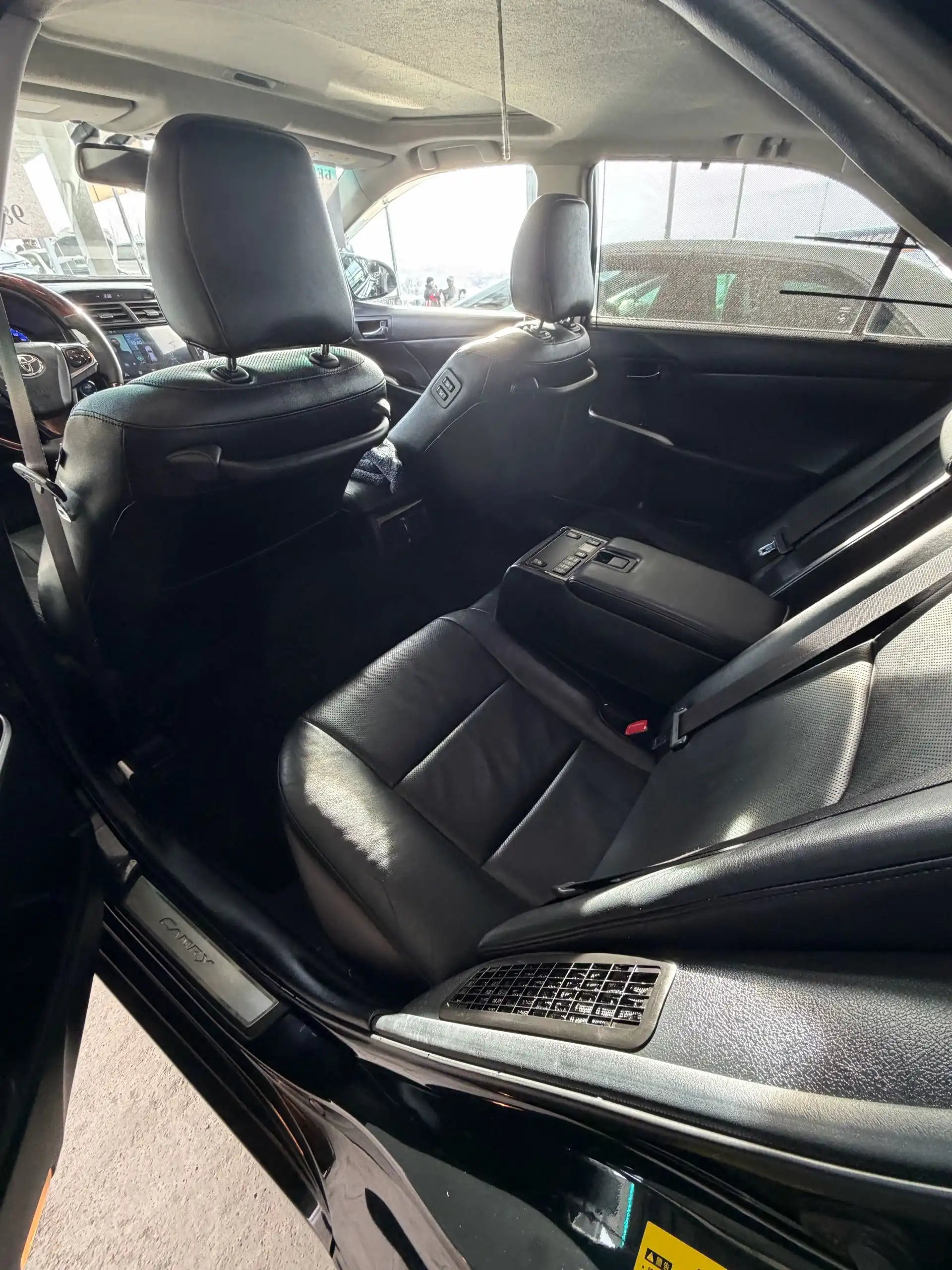 Toyota Camry 2015 — фото 4