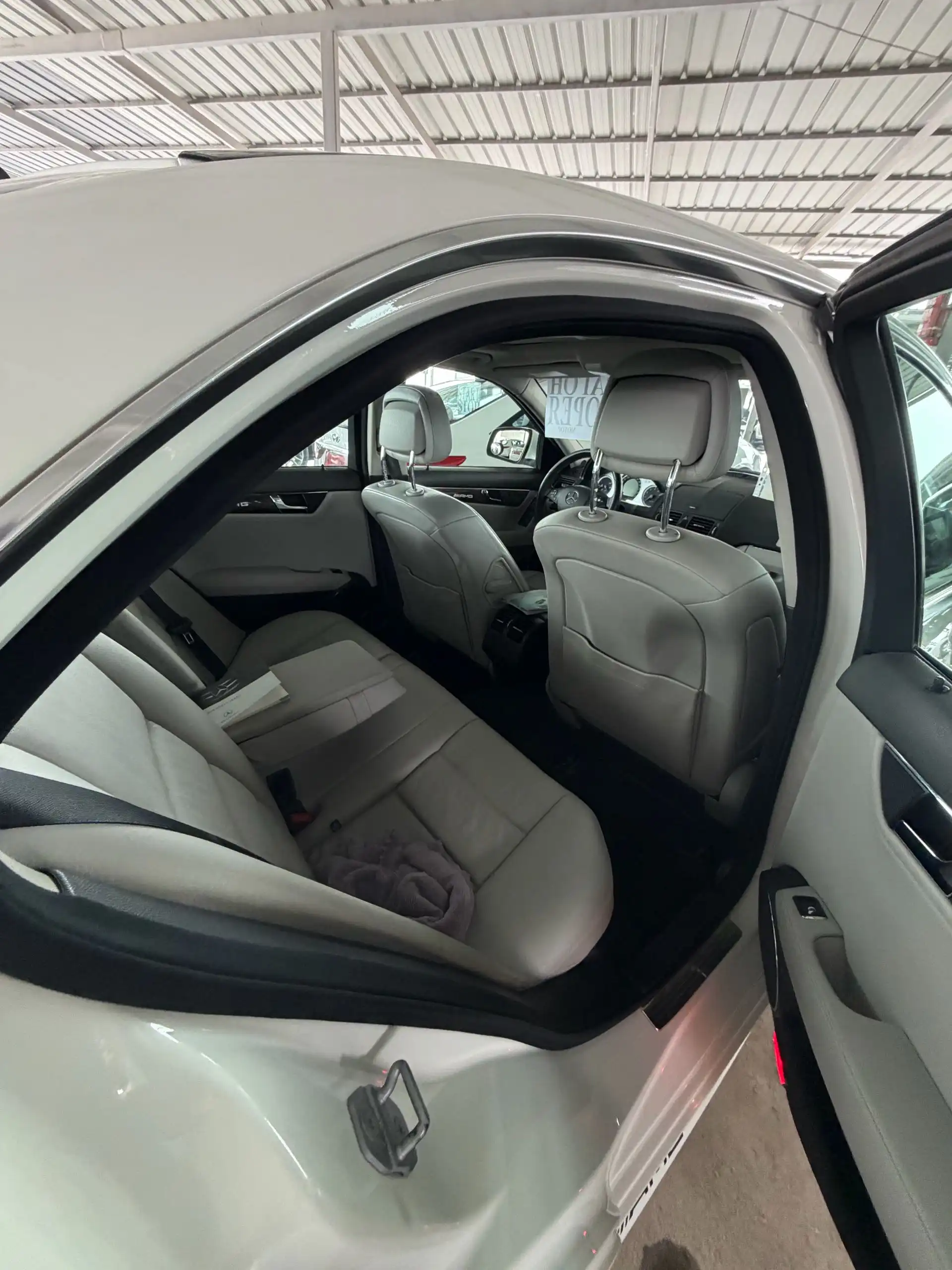 Mercedes-benz C class 2010
