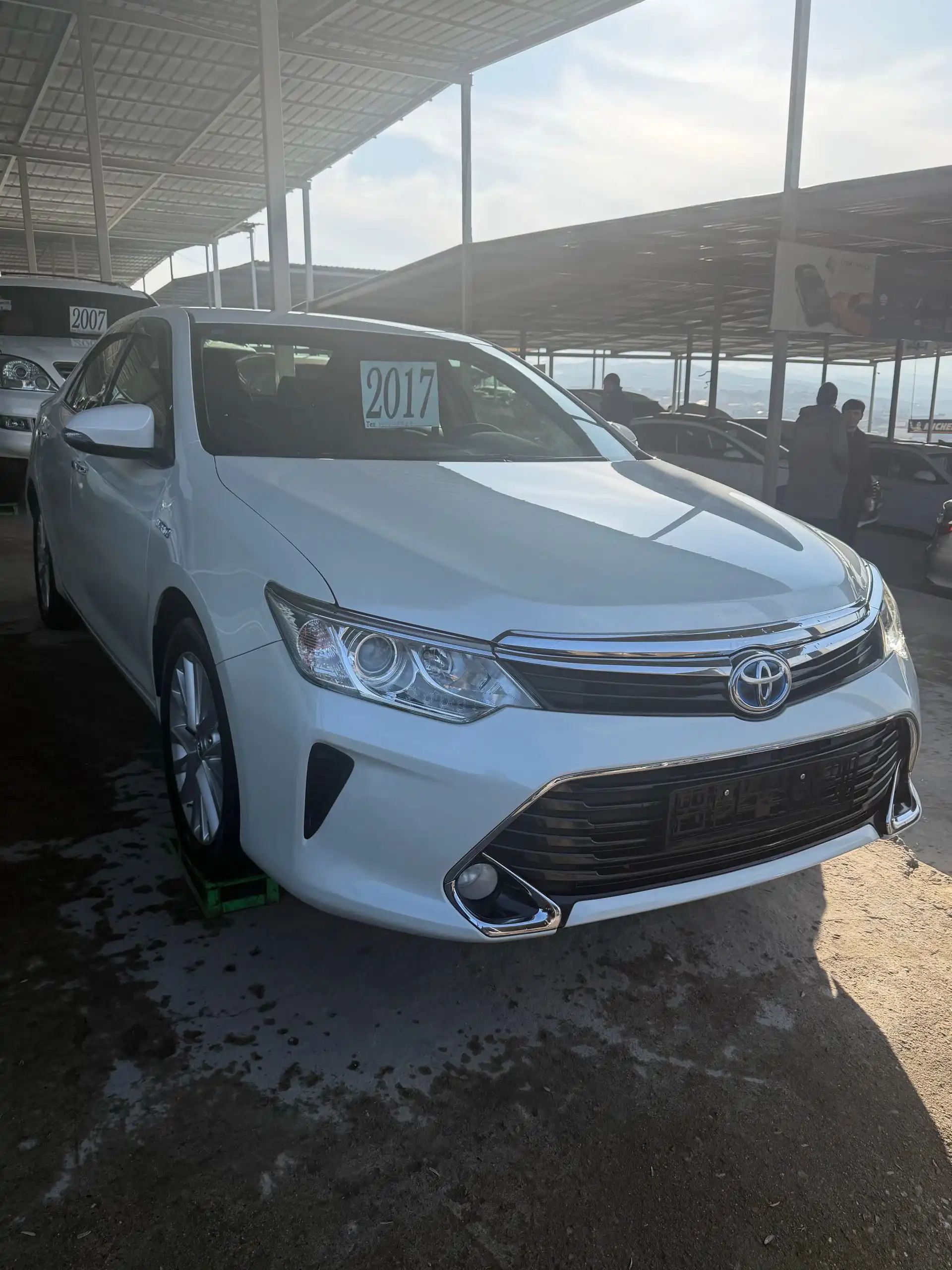 Toyota Camry 2017 — фото 2