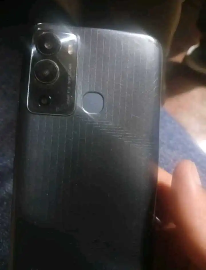 Infinix hot 12i