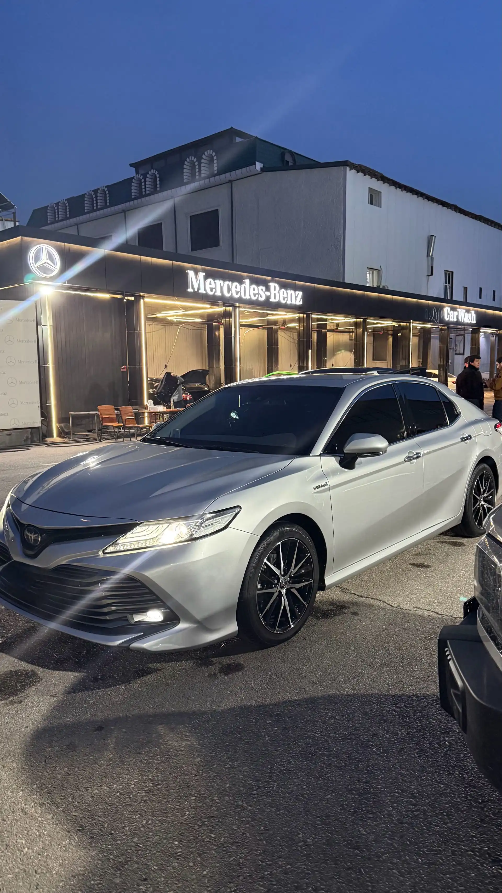 Toyota Camry 2018 — фото 2