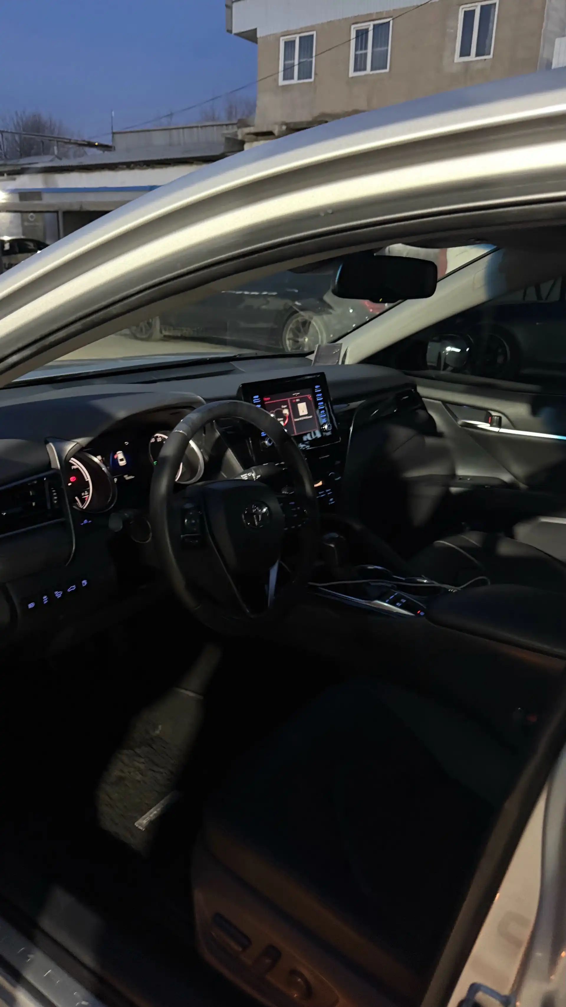 Toyota Camry 2018 — фото 4