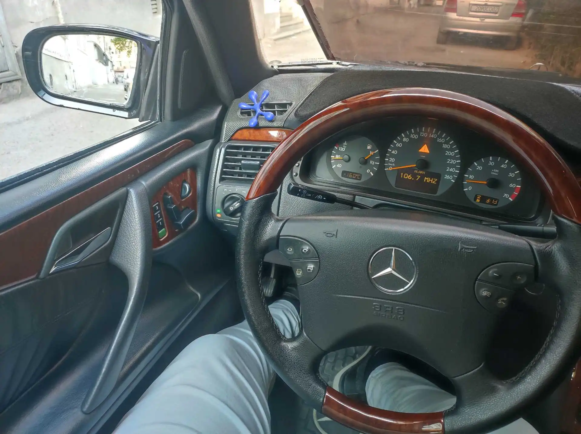 Mercedes-benz E class 2000