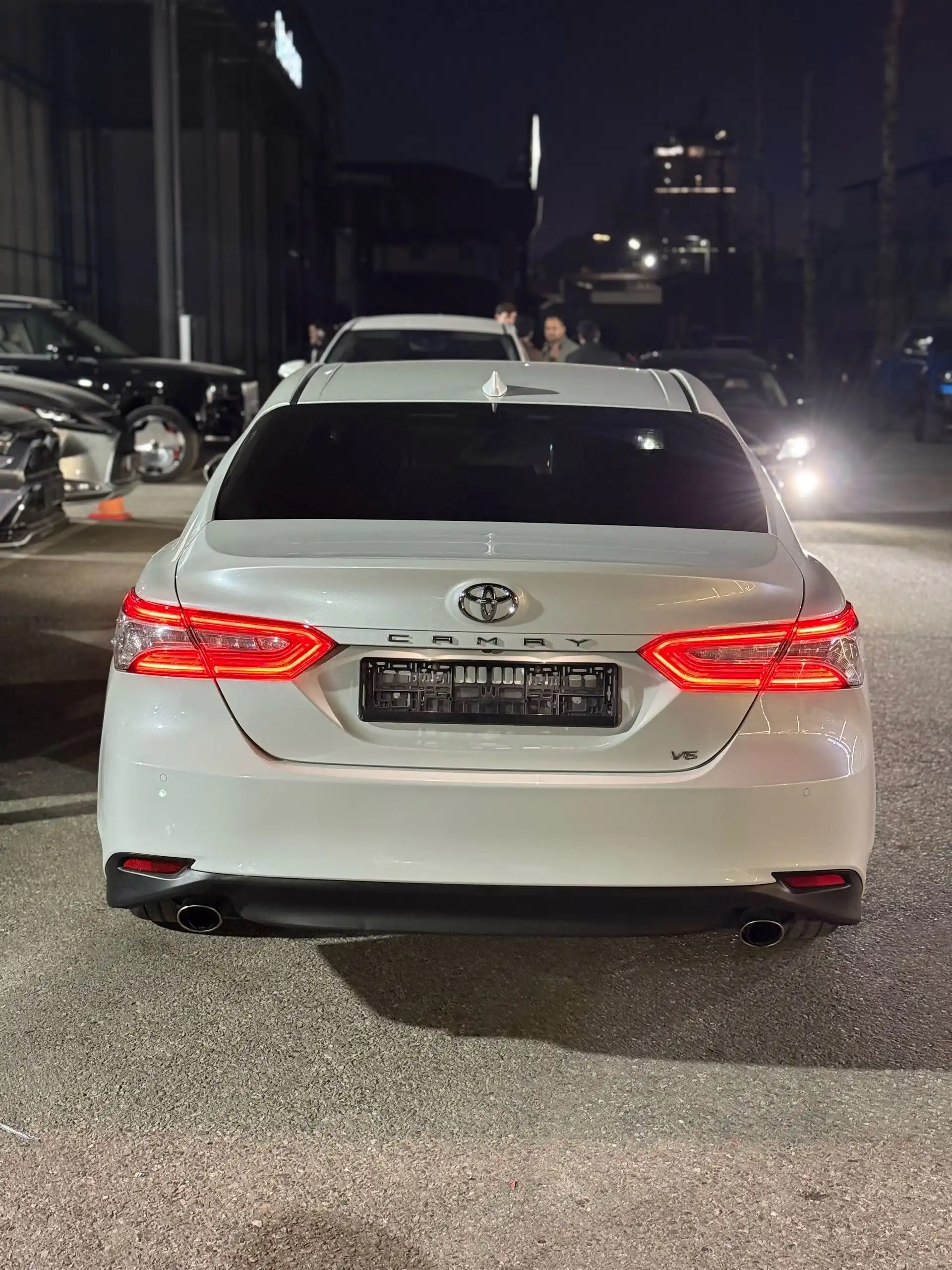Toyota Camry 2019 — фото 2