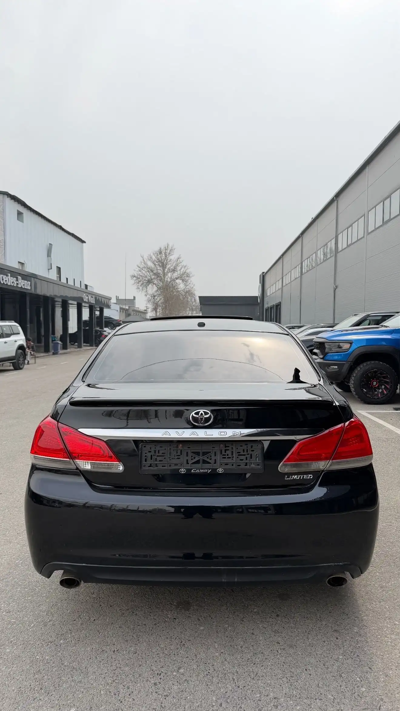 Toyota Avalon 2010