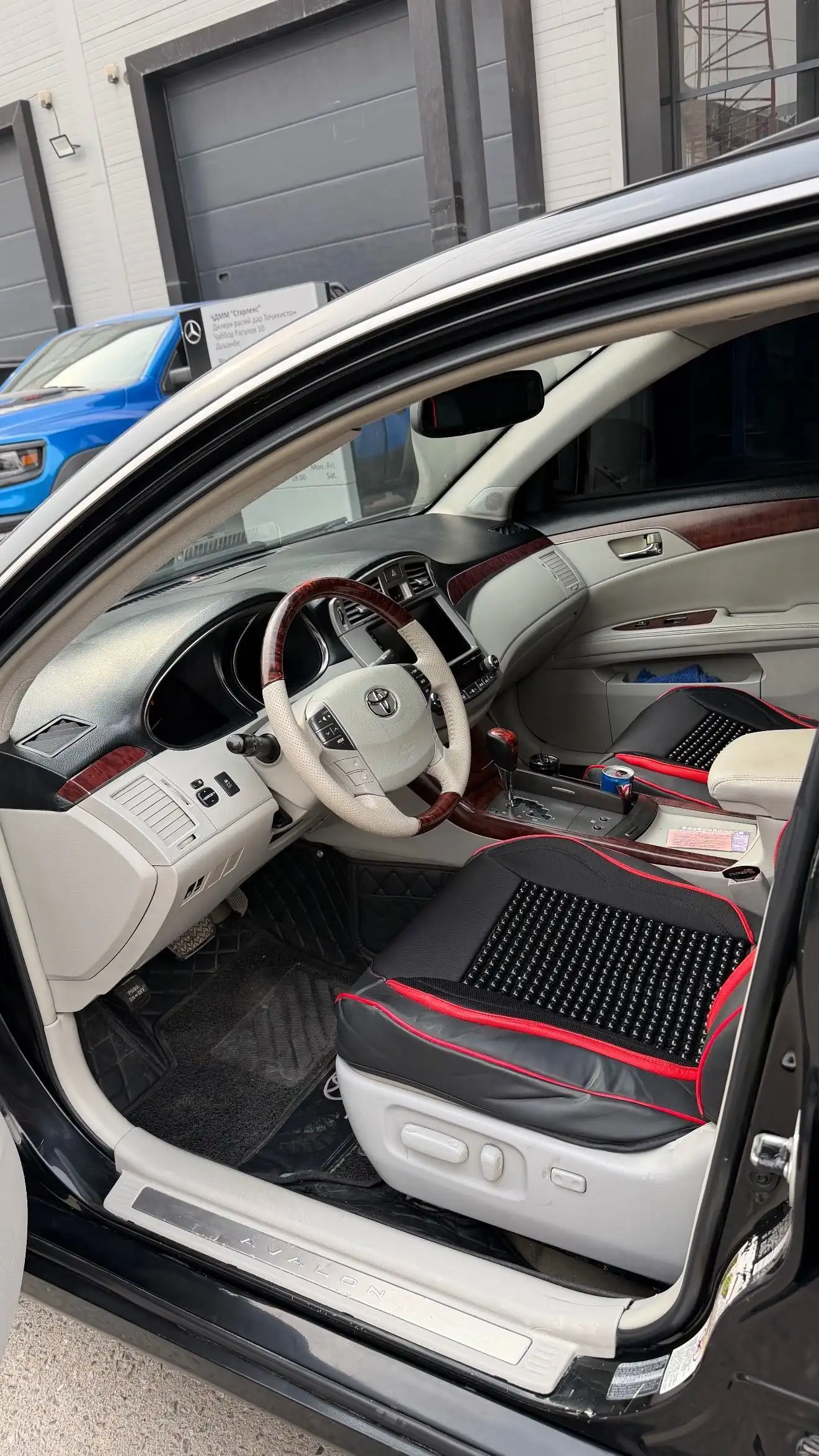 Toyota Avalon 2010