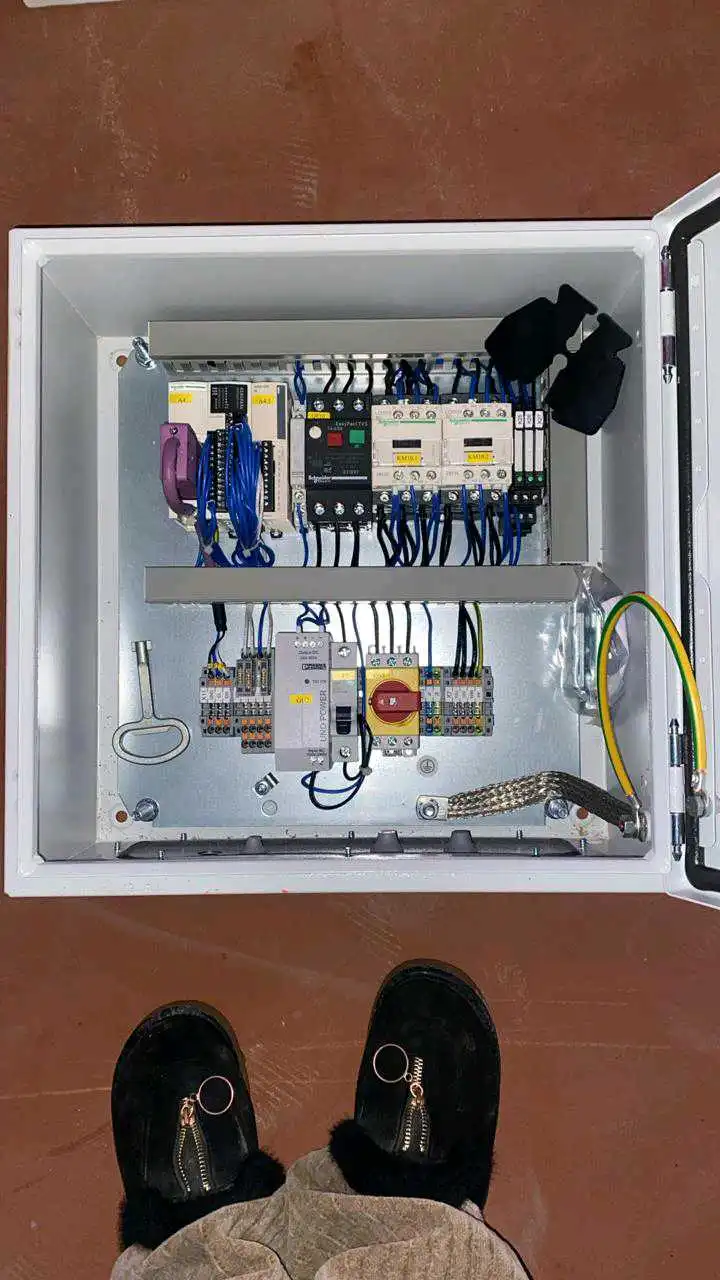 380 v