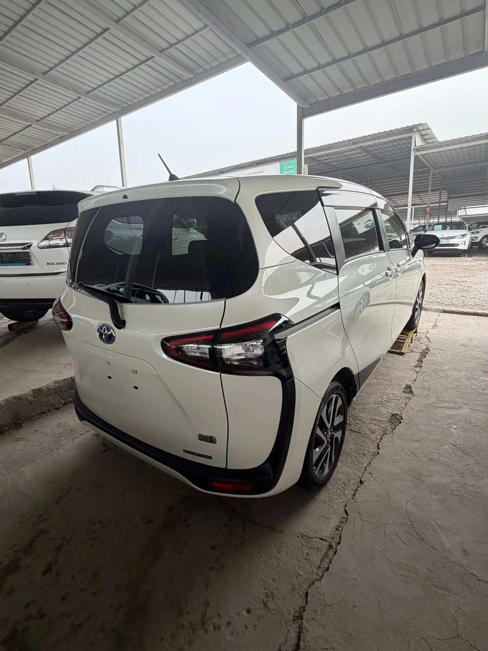 Toyota Sienna 2017
тел 981010981