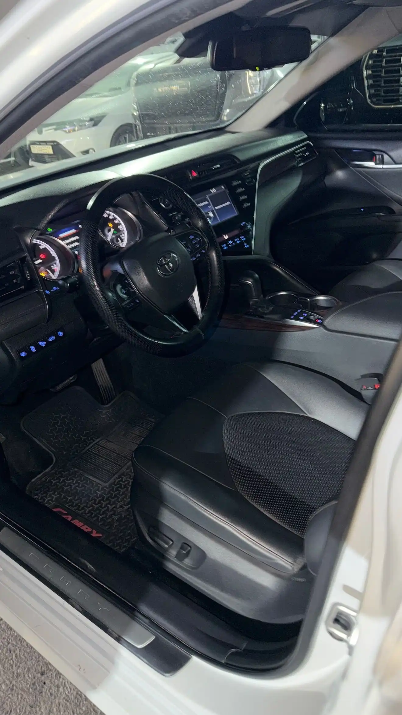 Toyota Camry 2018 — фото 3