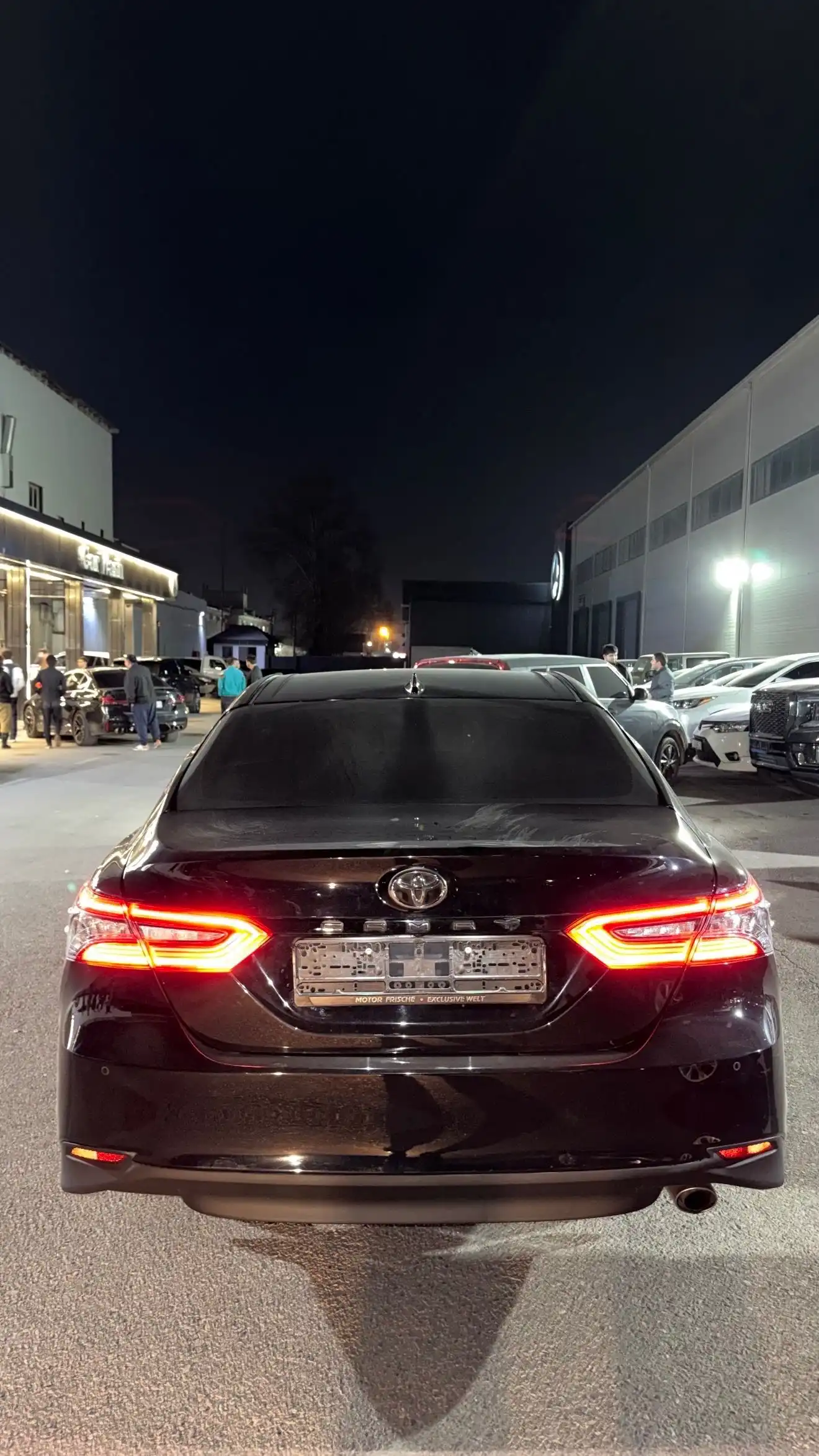 Toyota Camry 2018 — фото 2