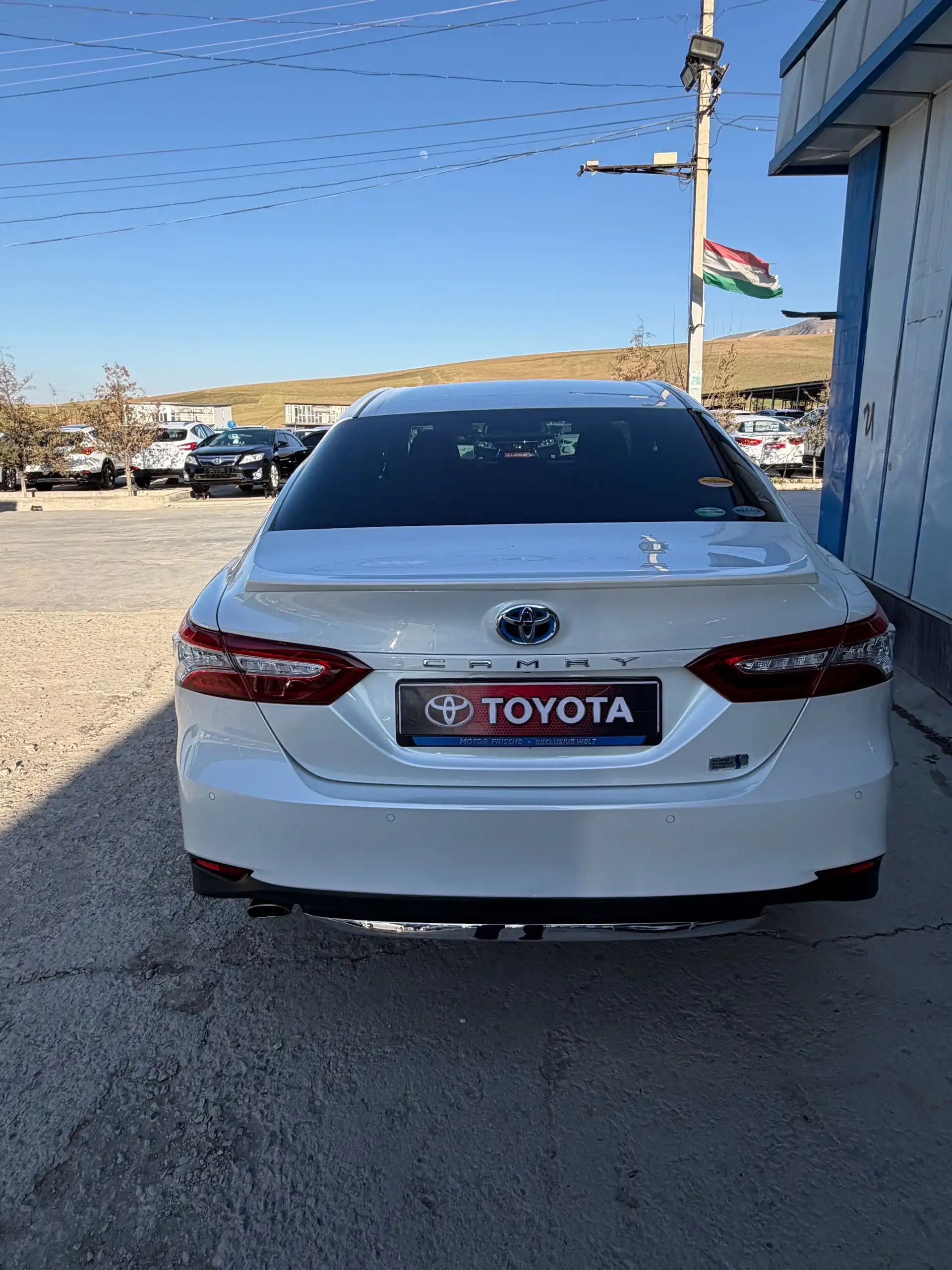 Toyota Camry 2018 — фото 4
