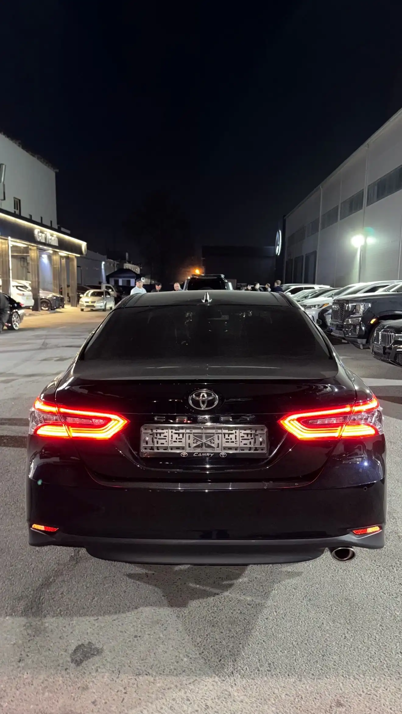 Toyota Camry 2019 — фото 2