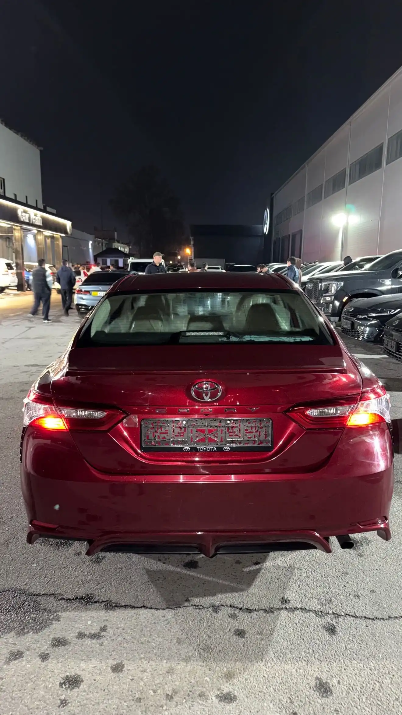 Toyota Camry 2018 — фото 2