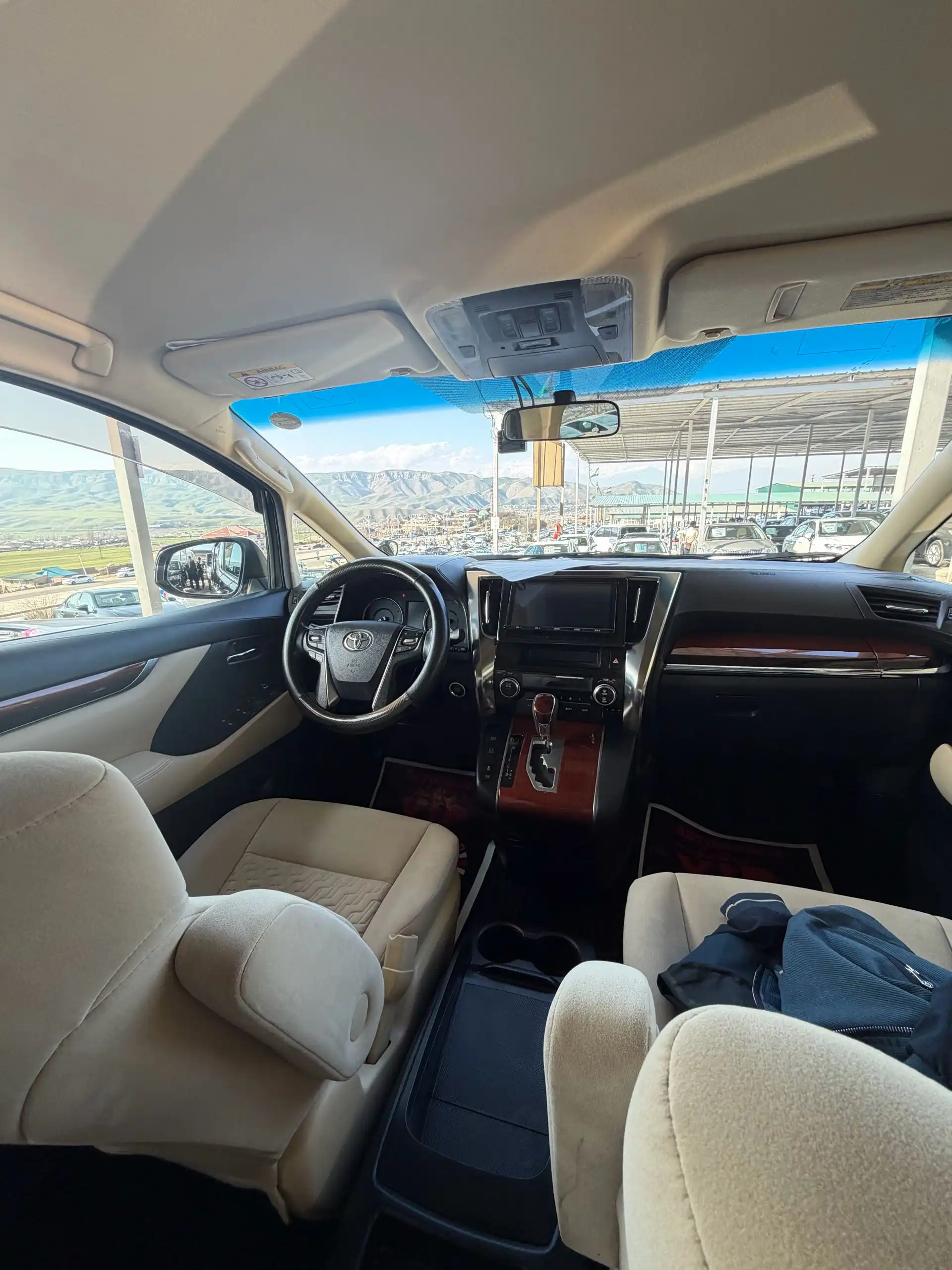 Toyota Vellfire 2016