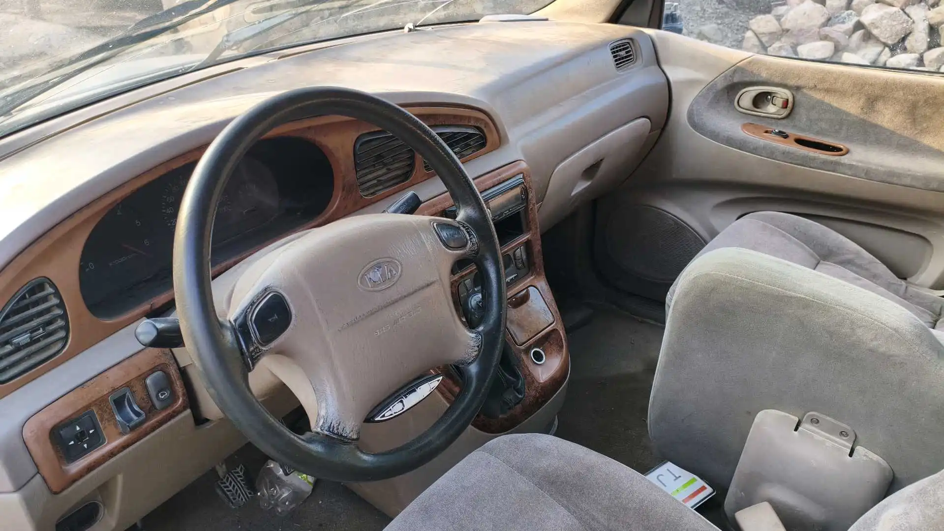 Kia Carnival 2000