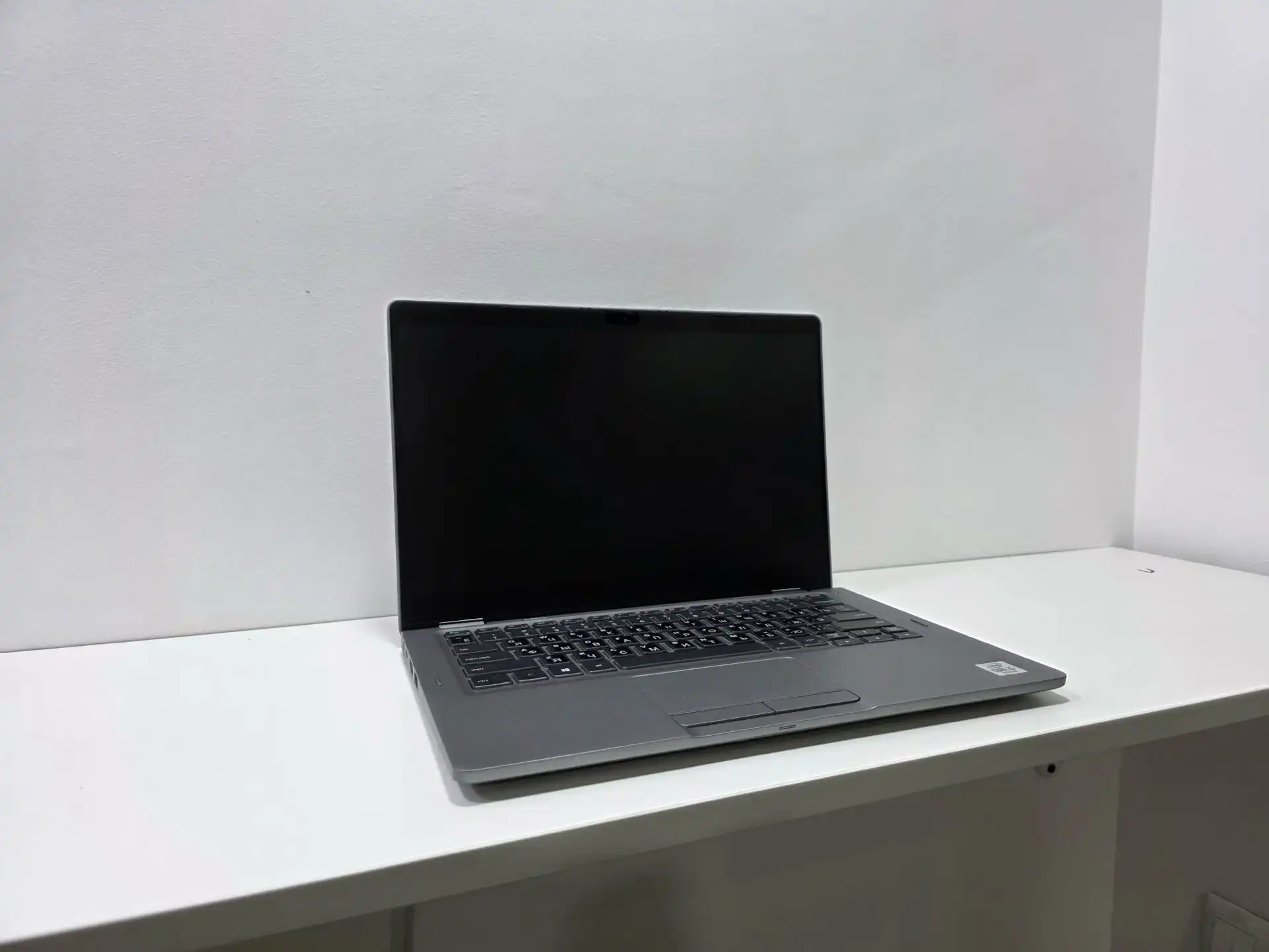 Сенсорный X360 DEL Intel Core i5-10310U / 8GB /256