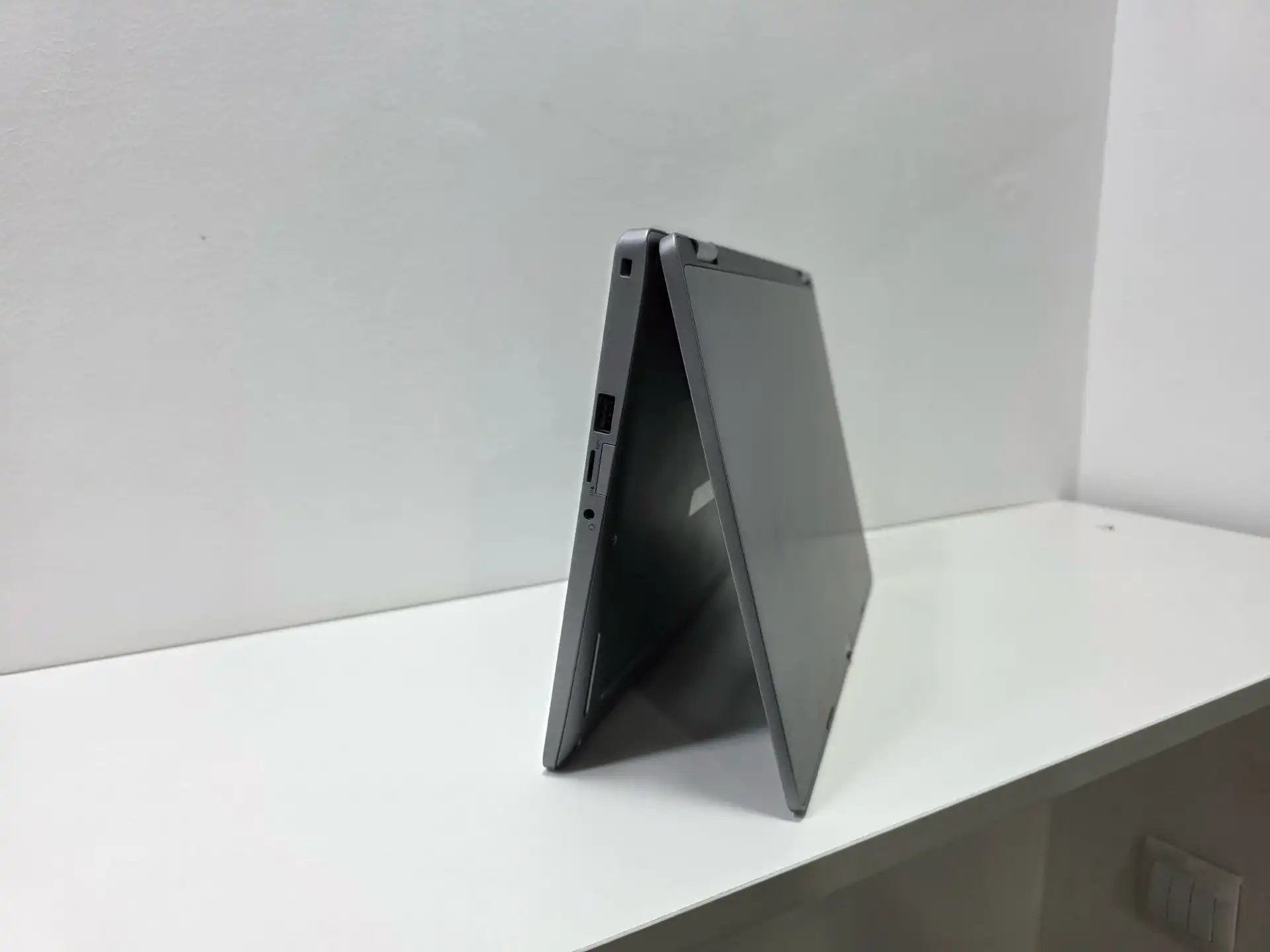 Сенсорный X360 DEL Intel Core i5-10310U / 8GB /256