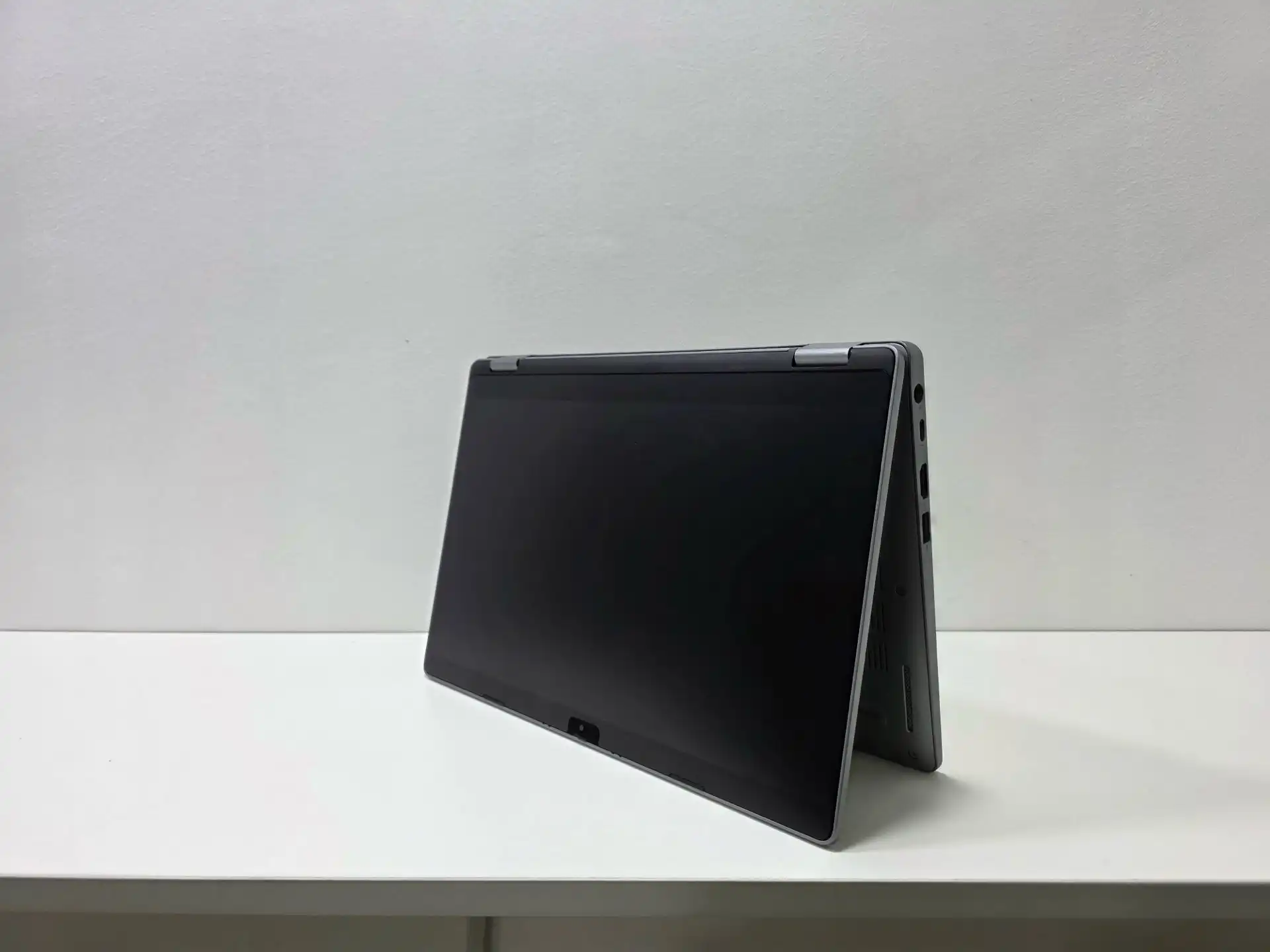 Сенсорный X360 DEL Intel Core i5-10310U / 8GB /256