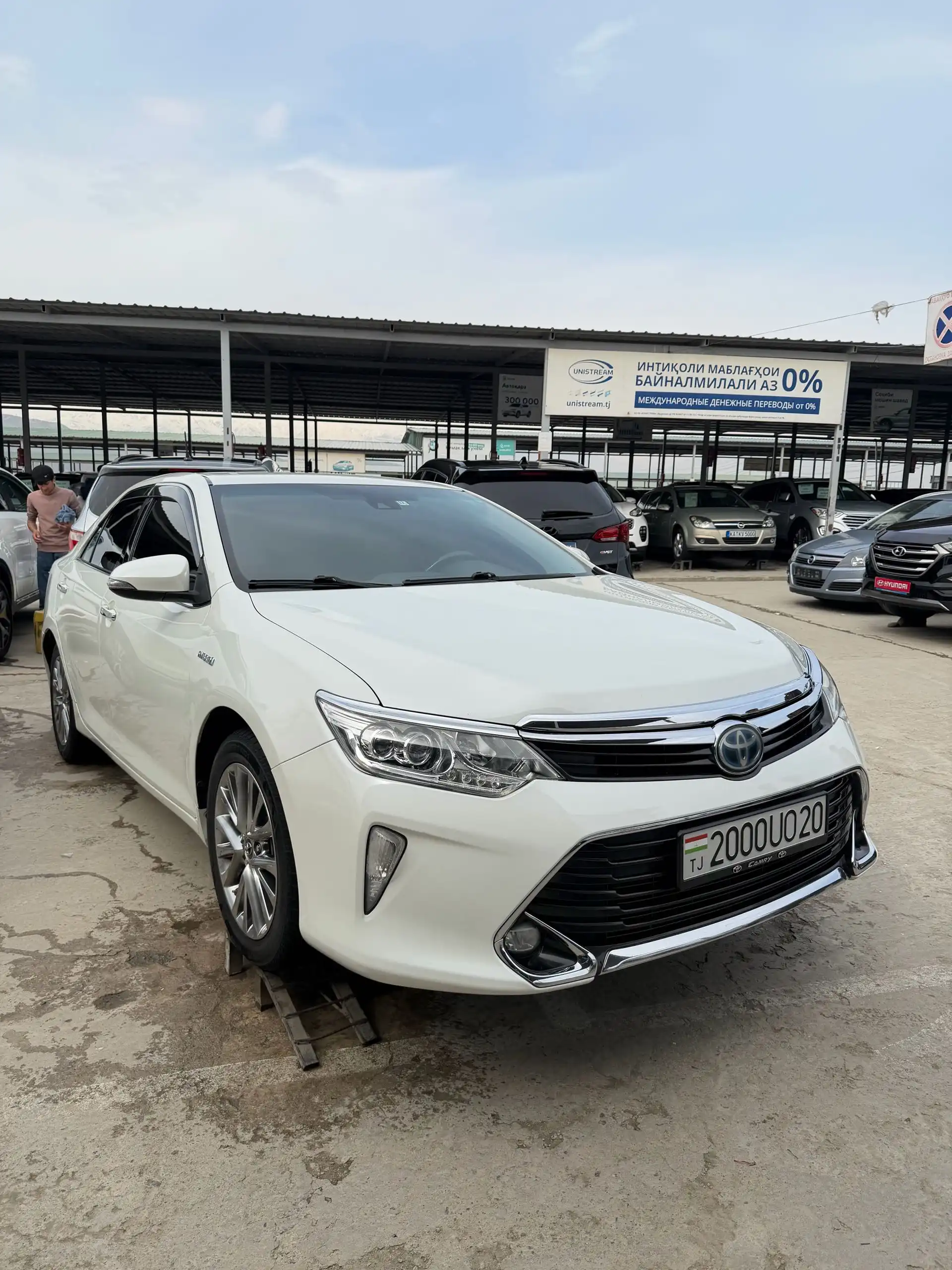 Toyota Camry 2016 — фото 2