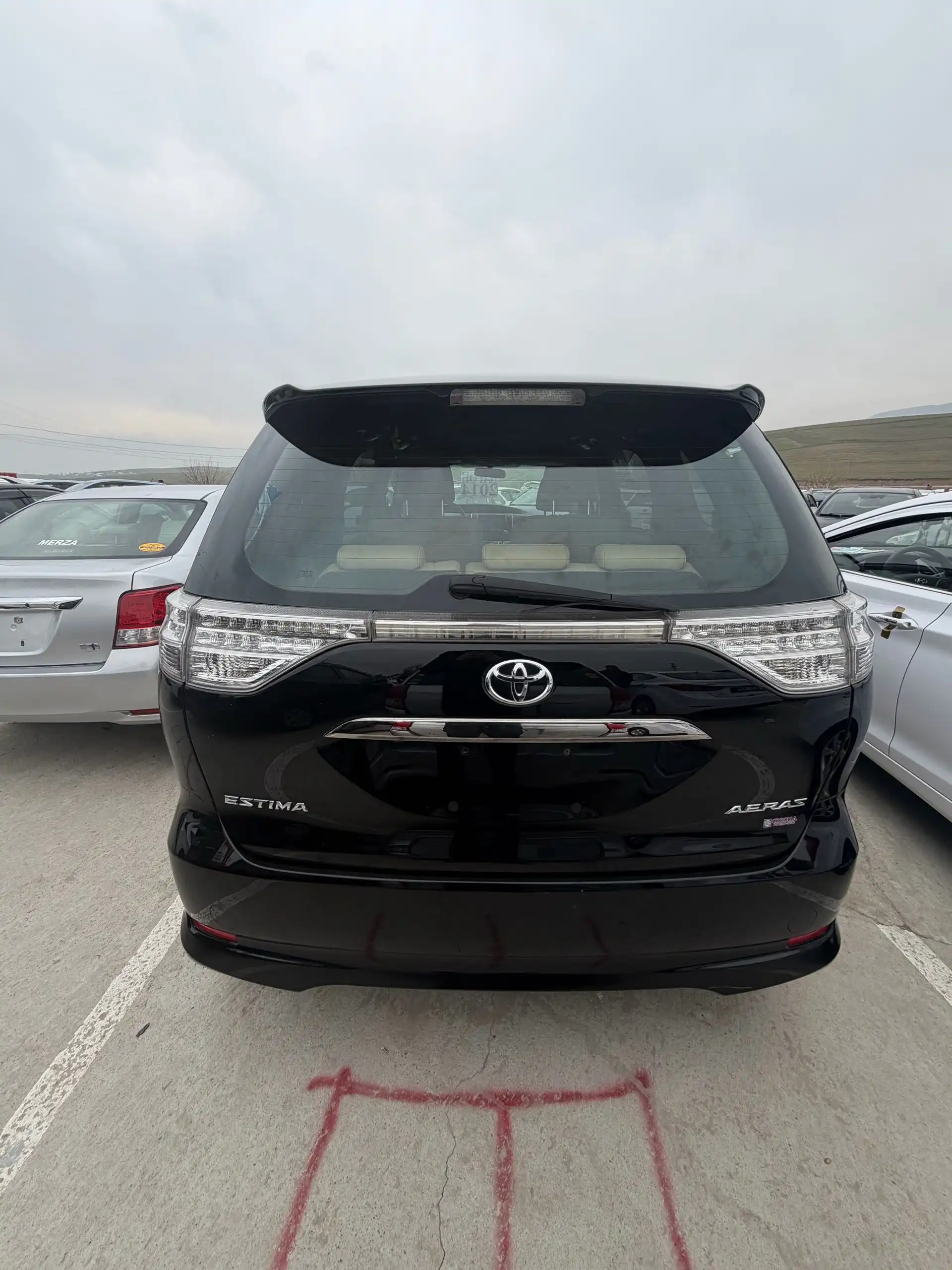 Toyota Estima 2014