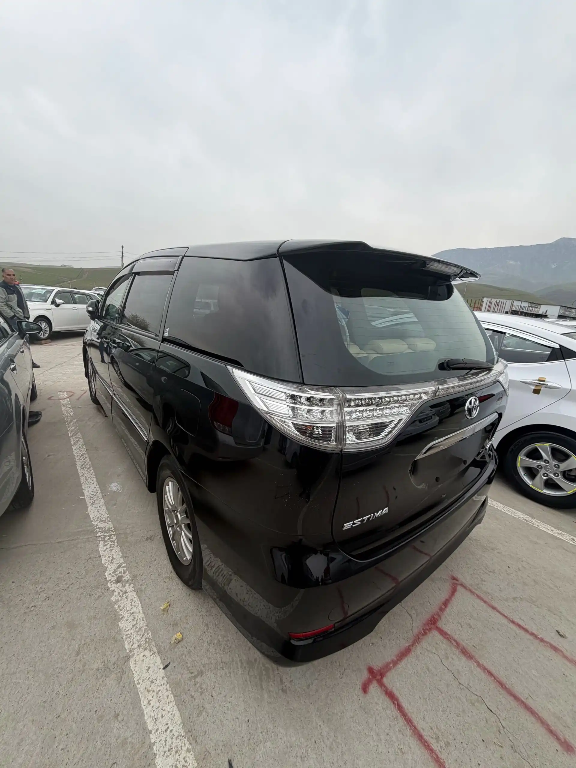 Toyota Estima 2014