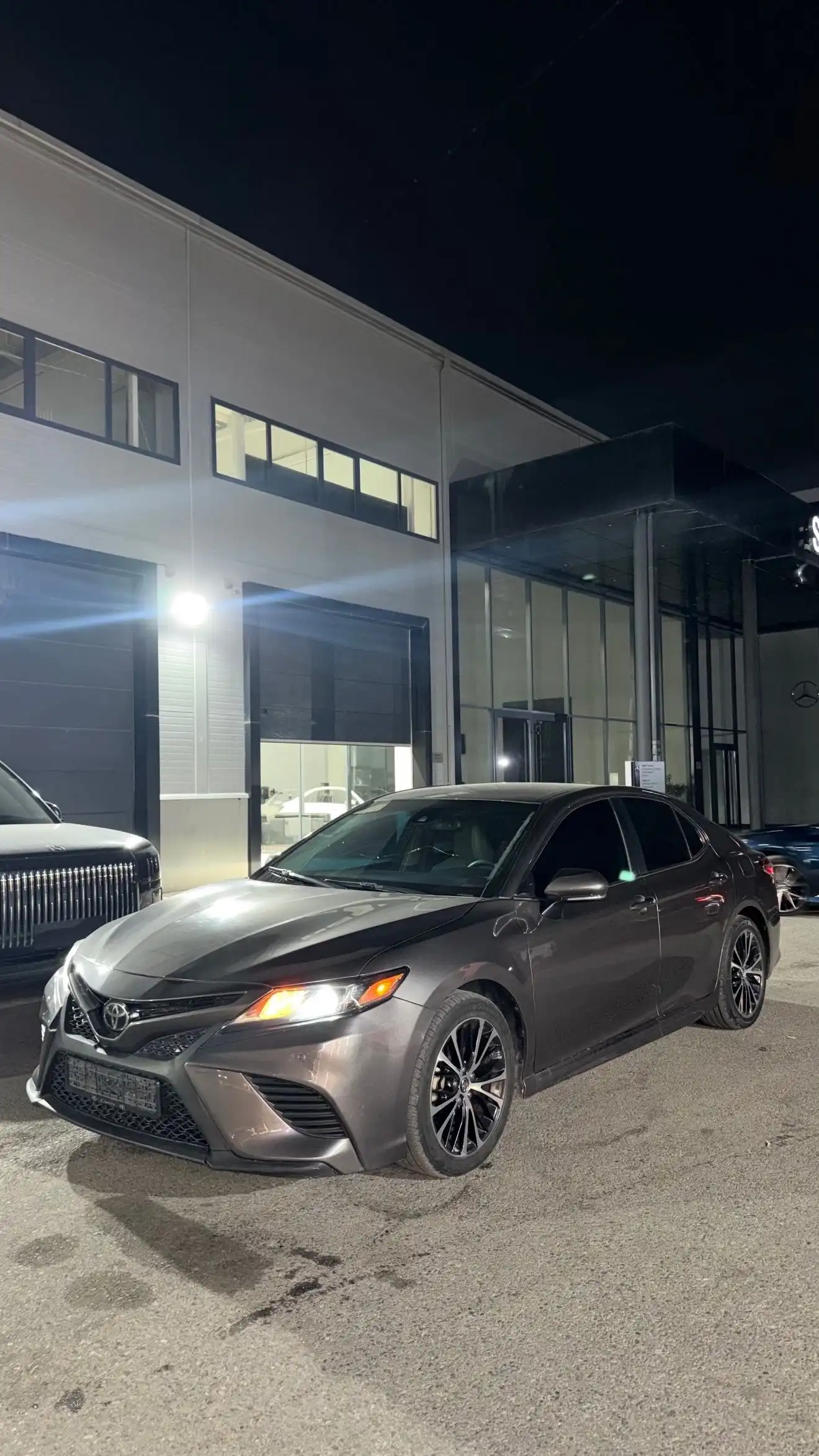 Toyota Camry 2018 — фото 2
