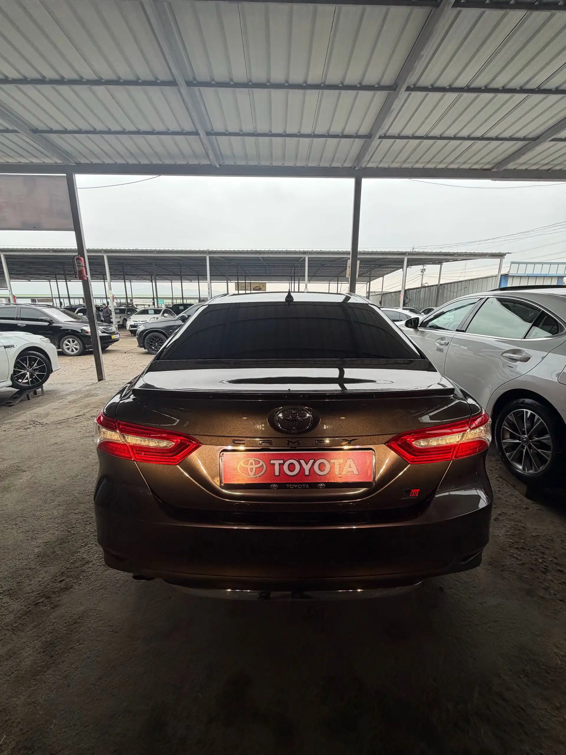 Toyota Camry 2018 — фото 4