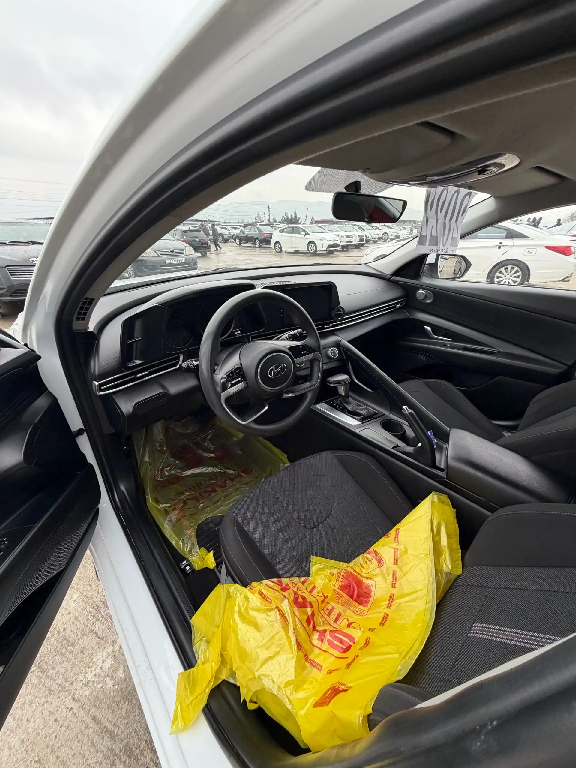 Hyundai Elantra 2022