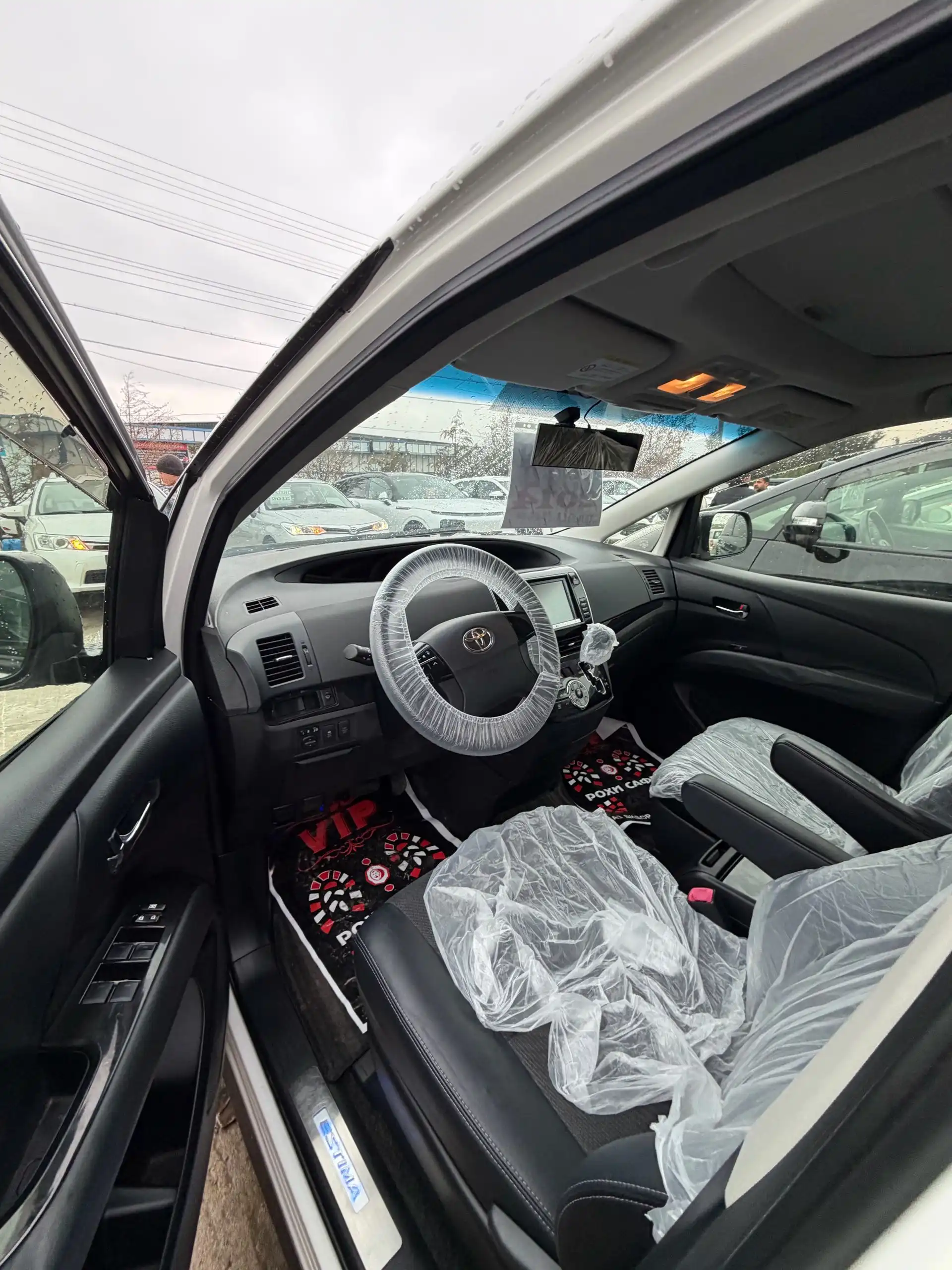 Toyota Estima 2014