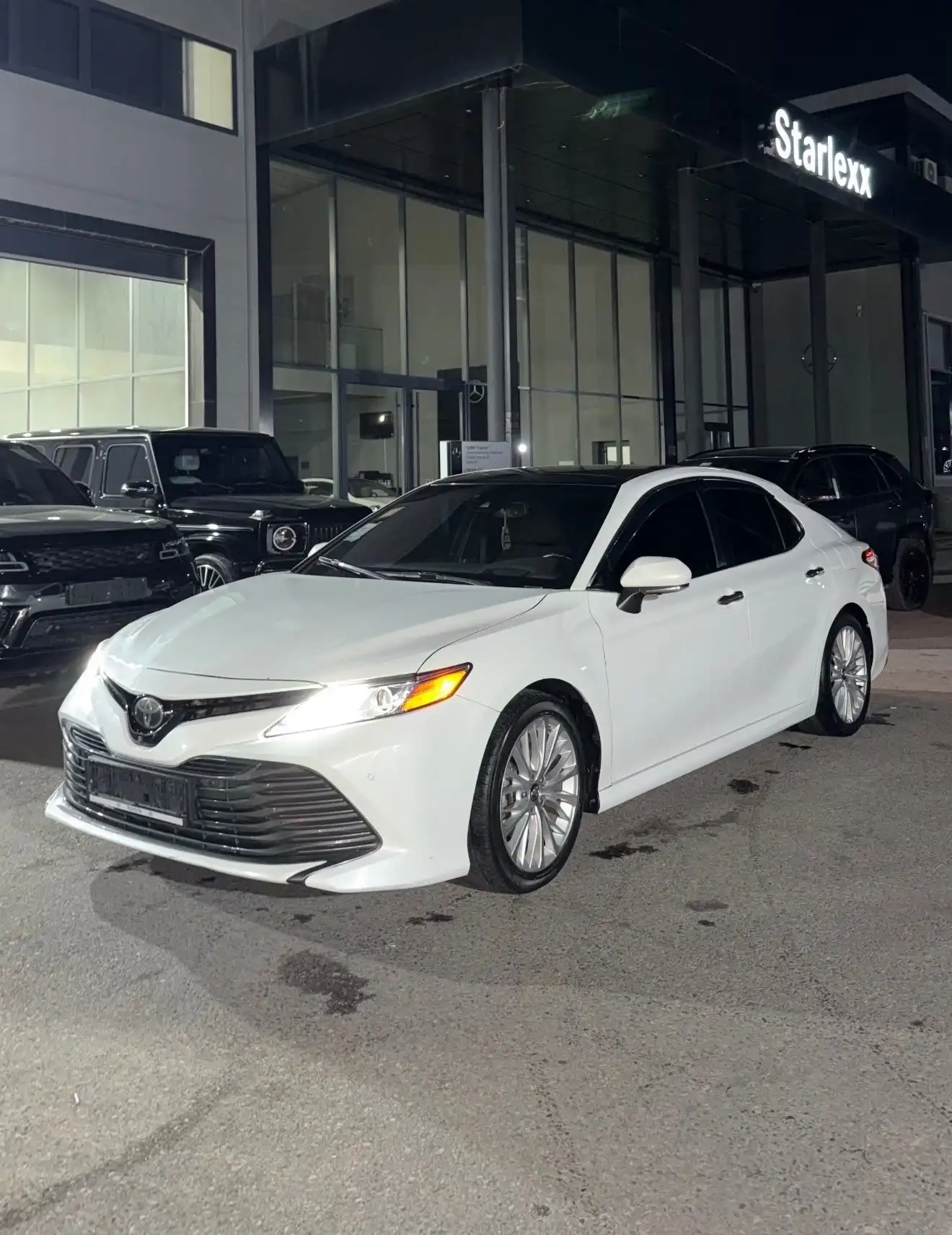 Toyota Camry 2018 — фото 2