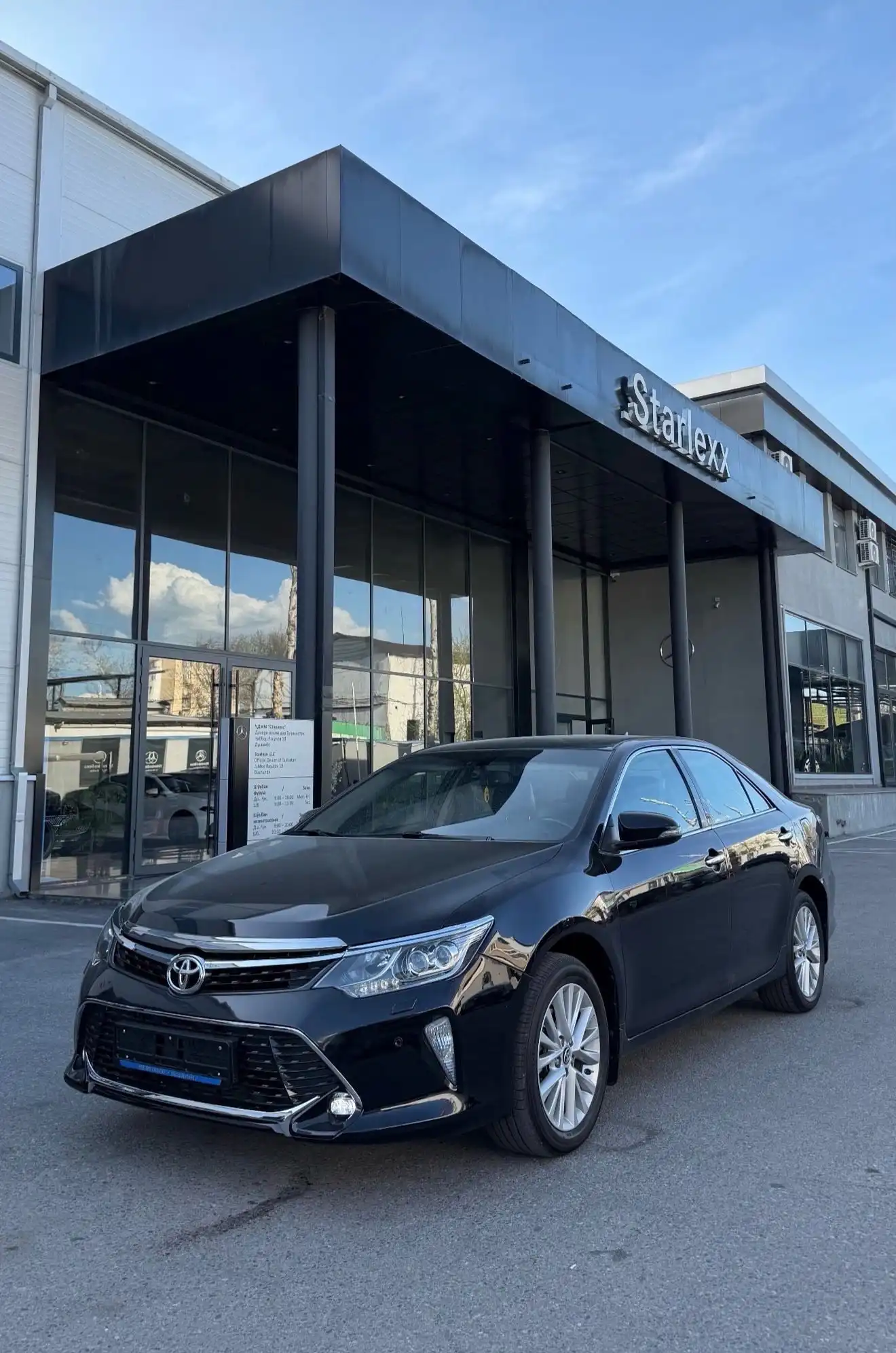 Toyota Camry 2017 — фото 2