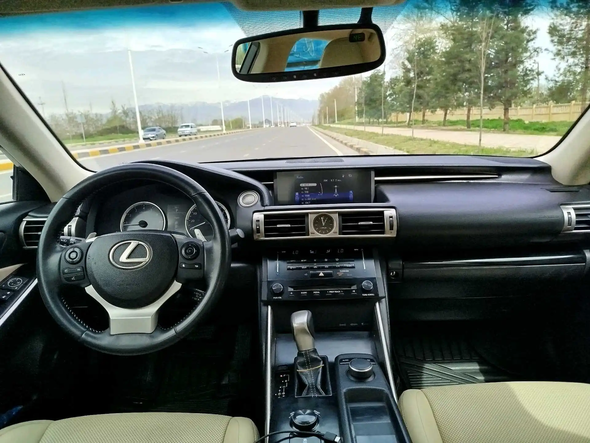 Lexus Is series 2015