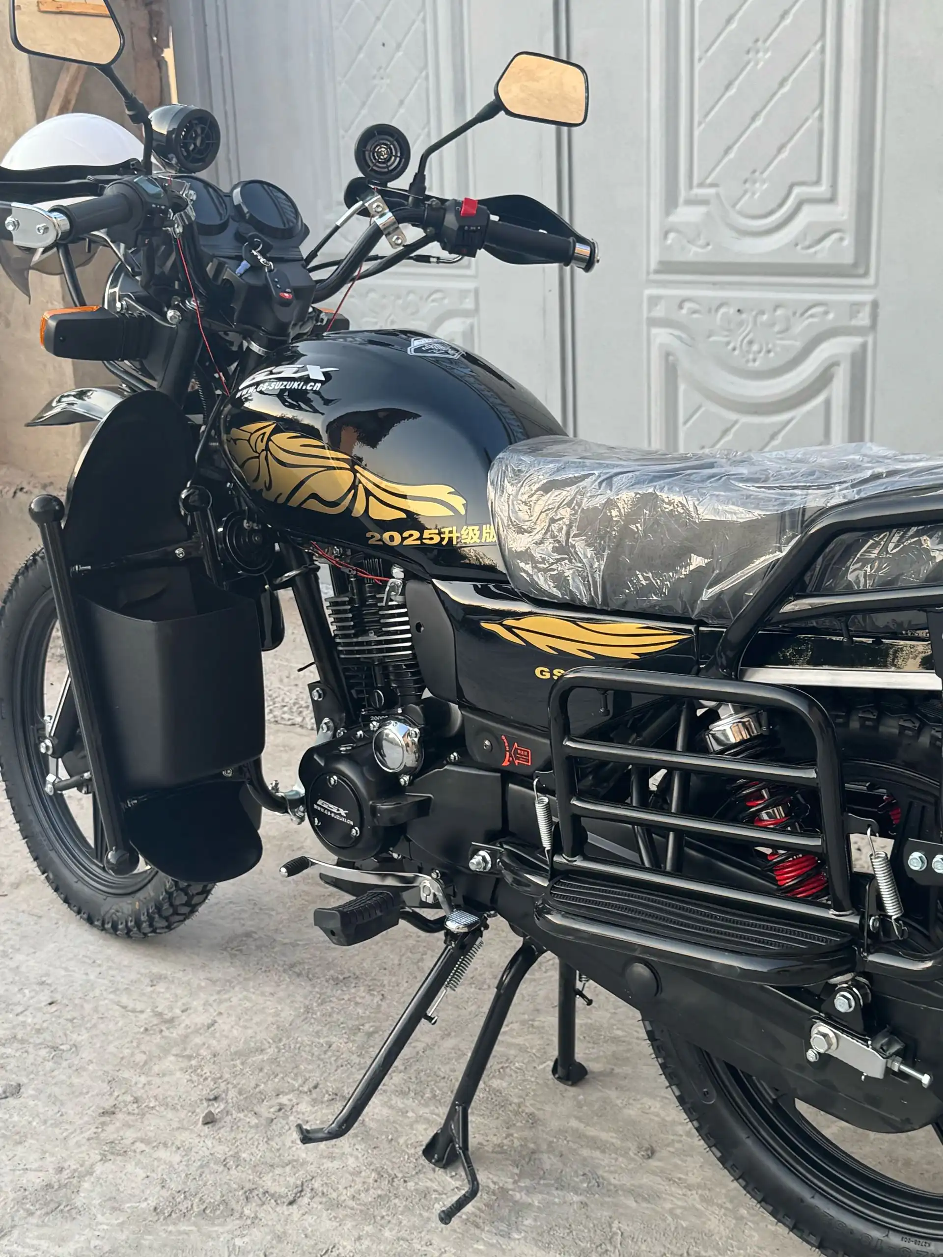 GSX SUZUKI 200