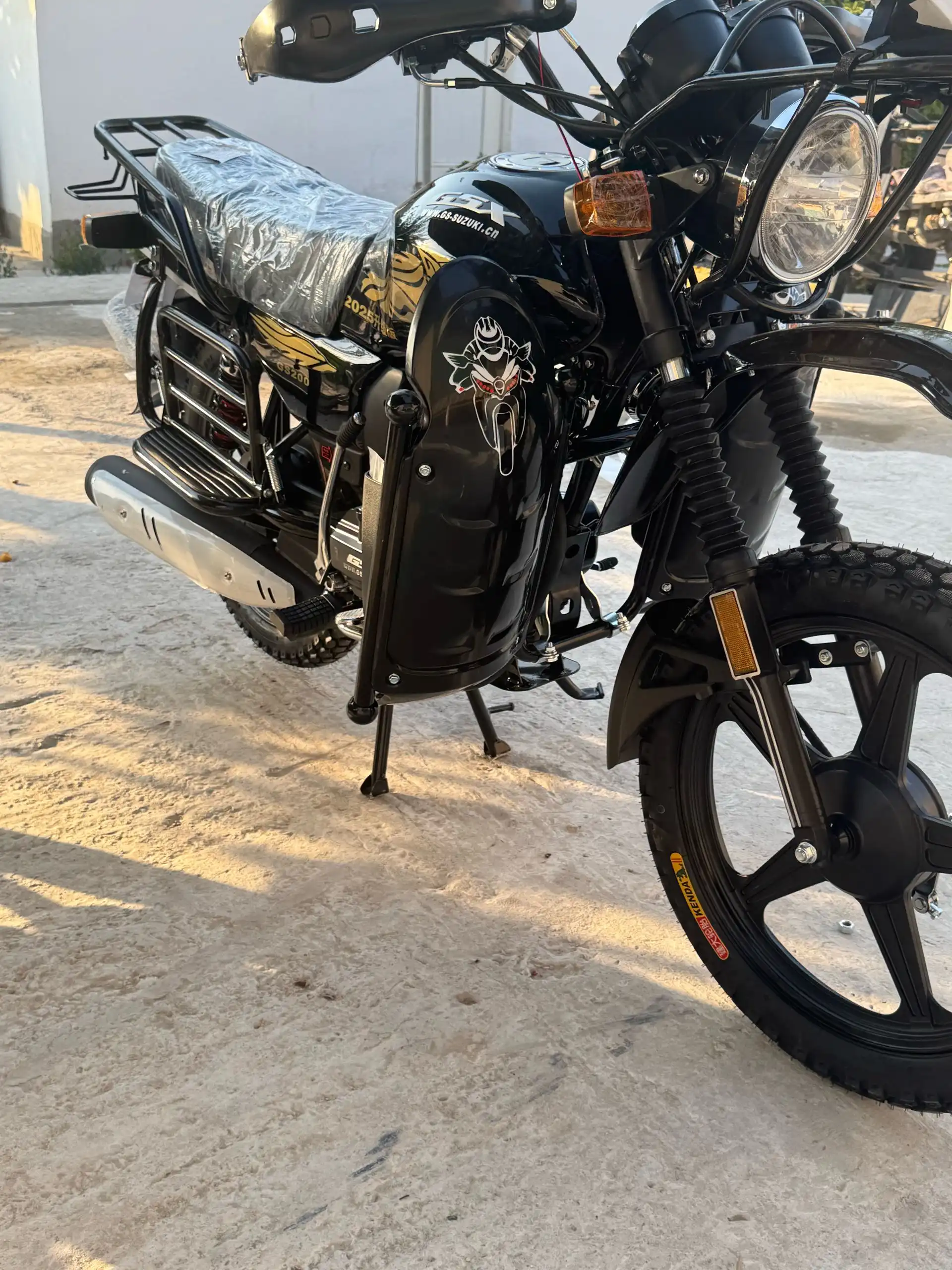 GSX SUZUKI 200