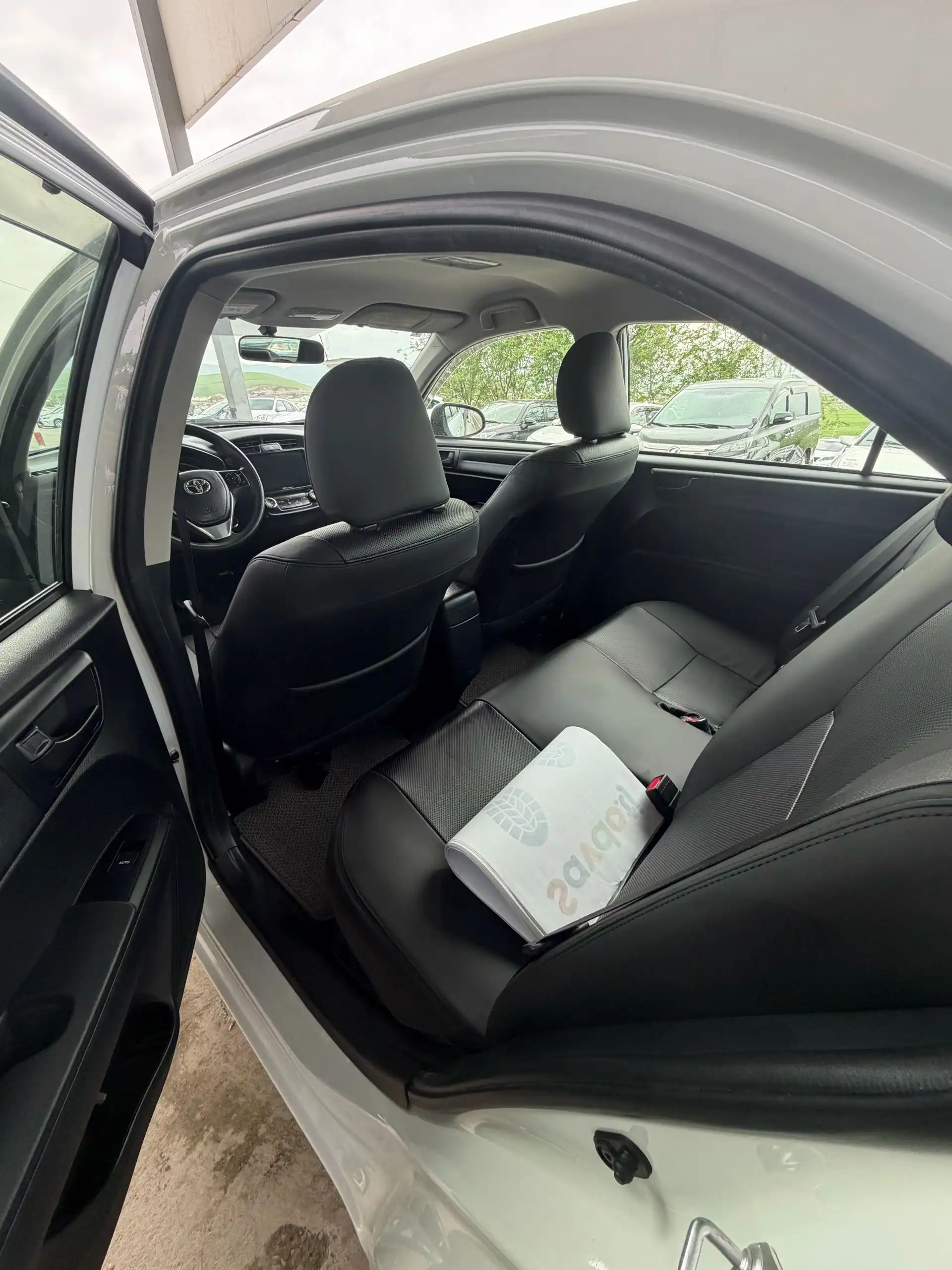 Toyota Axio 2016