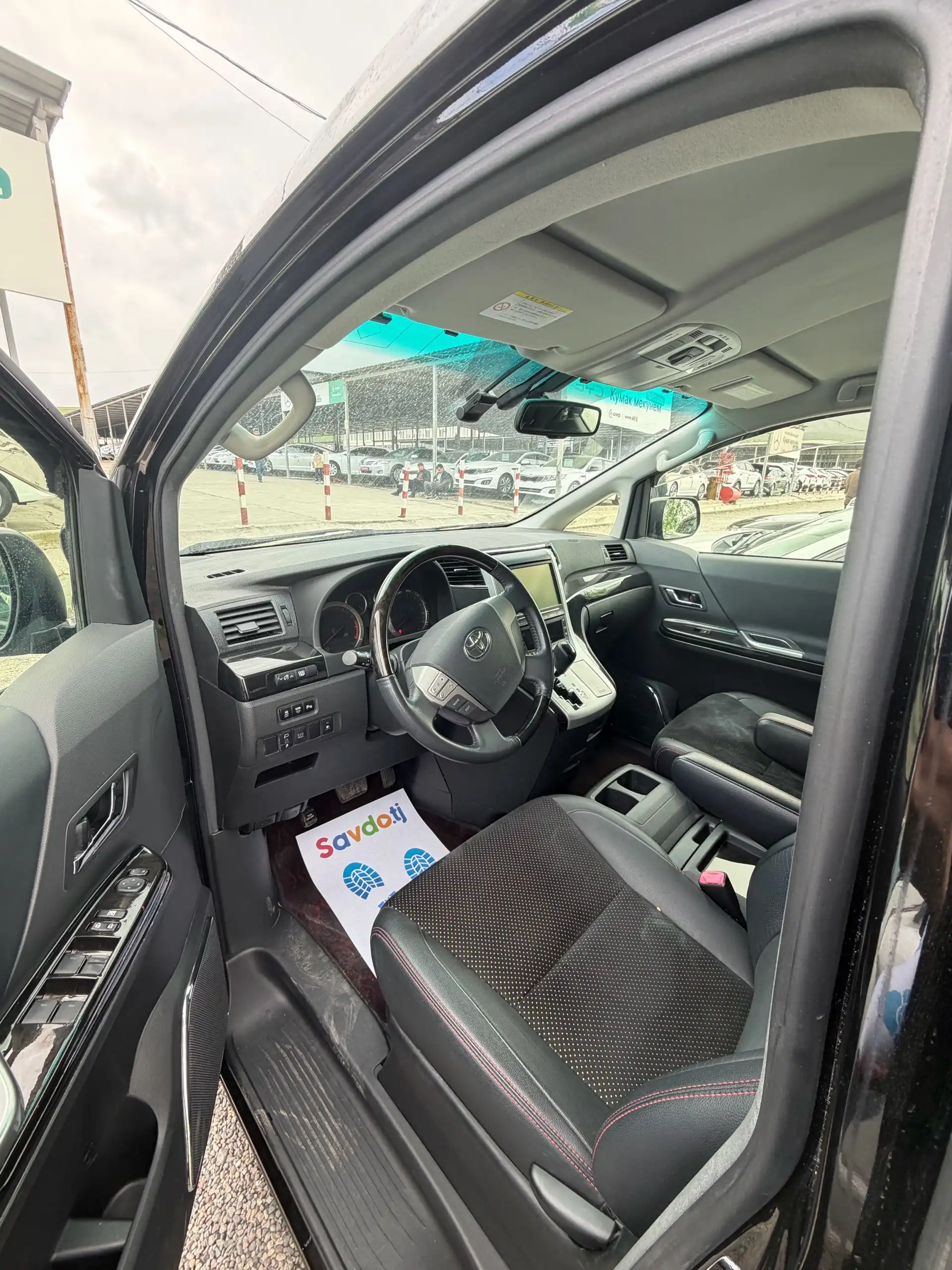 Toyota Vellfire 2014