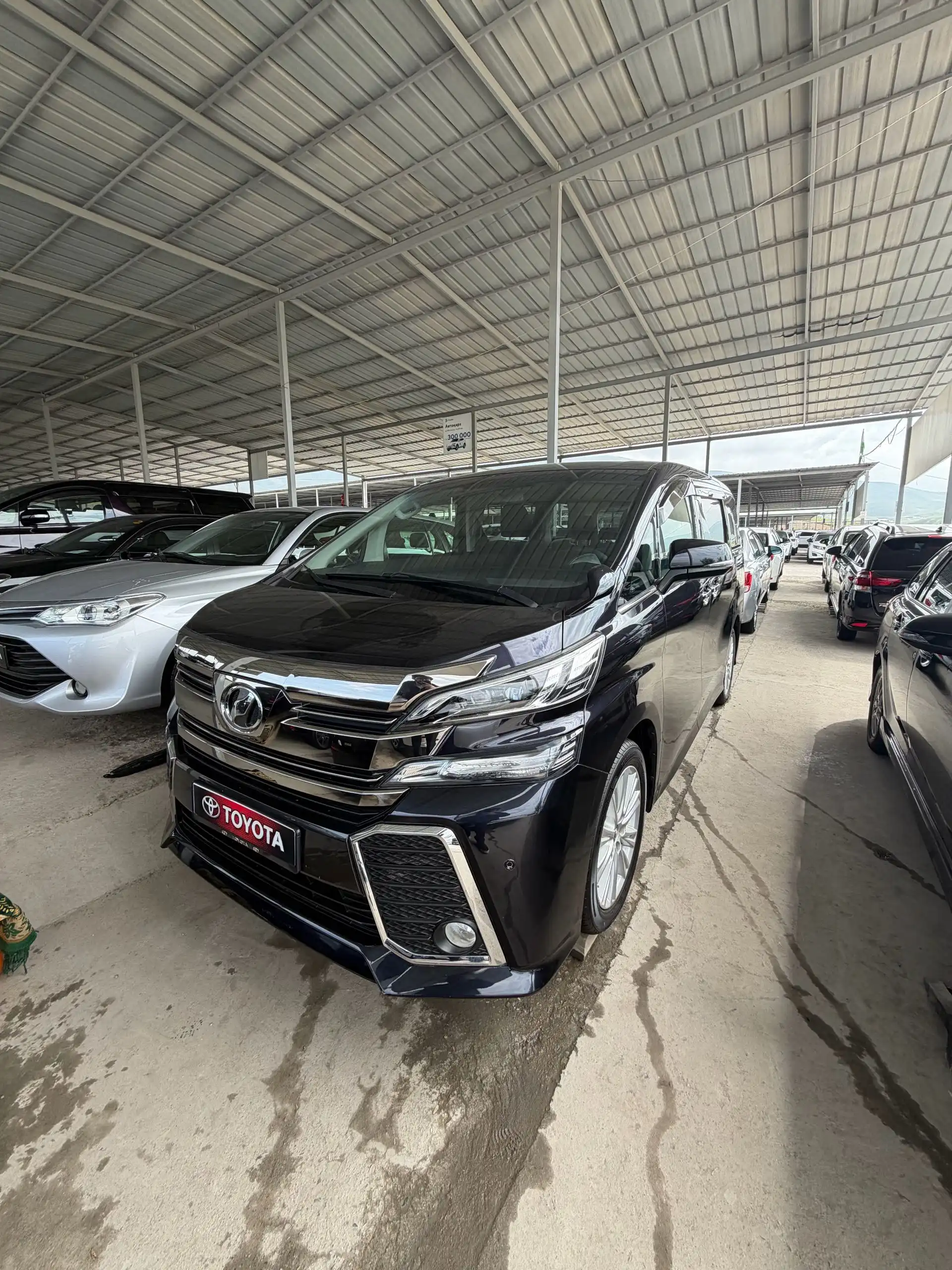 Toyota Vellfire 2015